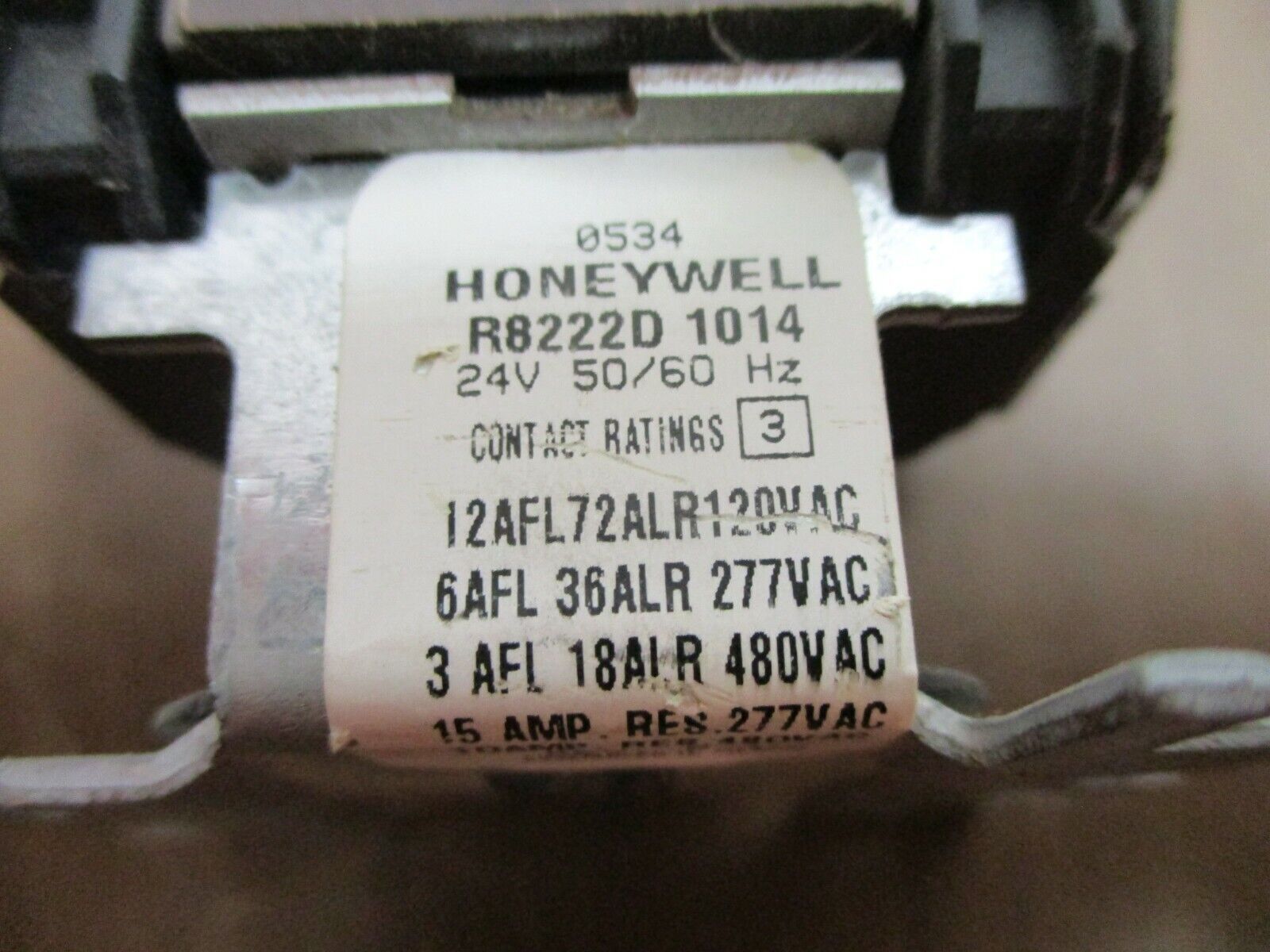 Honeywell Relay R8222D 1014 24V 50/60Hz *Lot of 2* Used