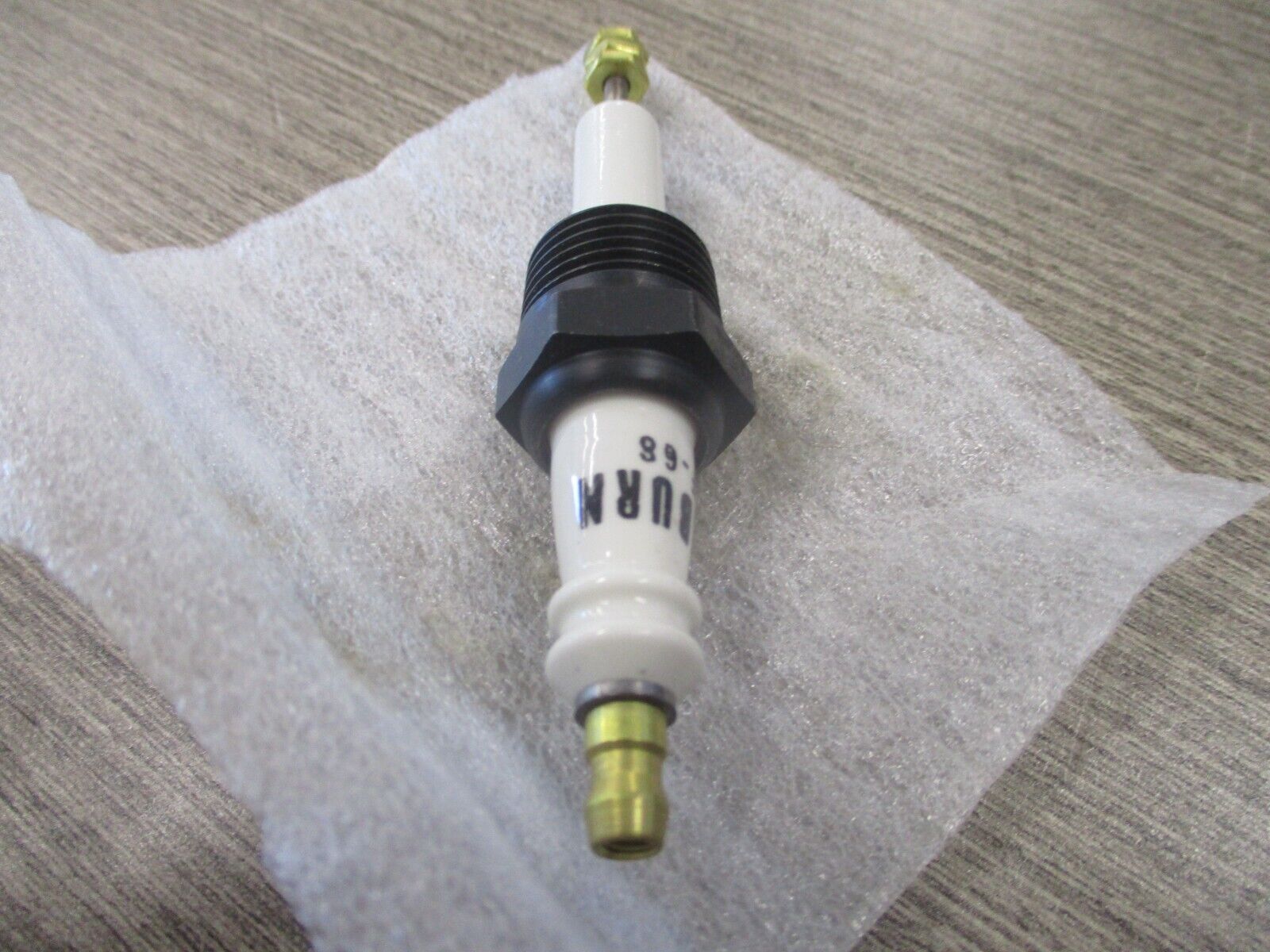 Auburn F-68 Feed Through CS 12974 New Surplus