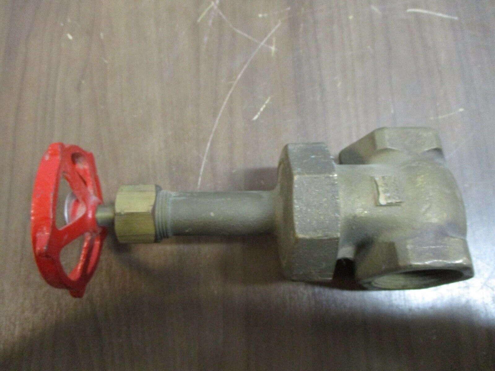 Milwaukee Valve Gate Valve 1151 150SWP 300WOG Size: 1 1/2" Used