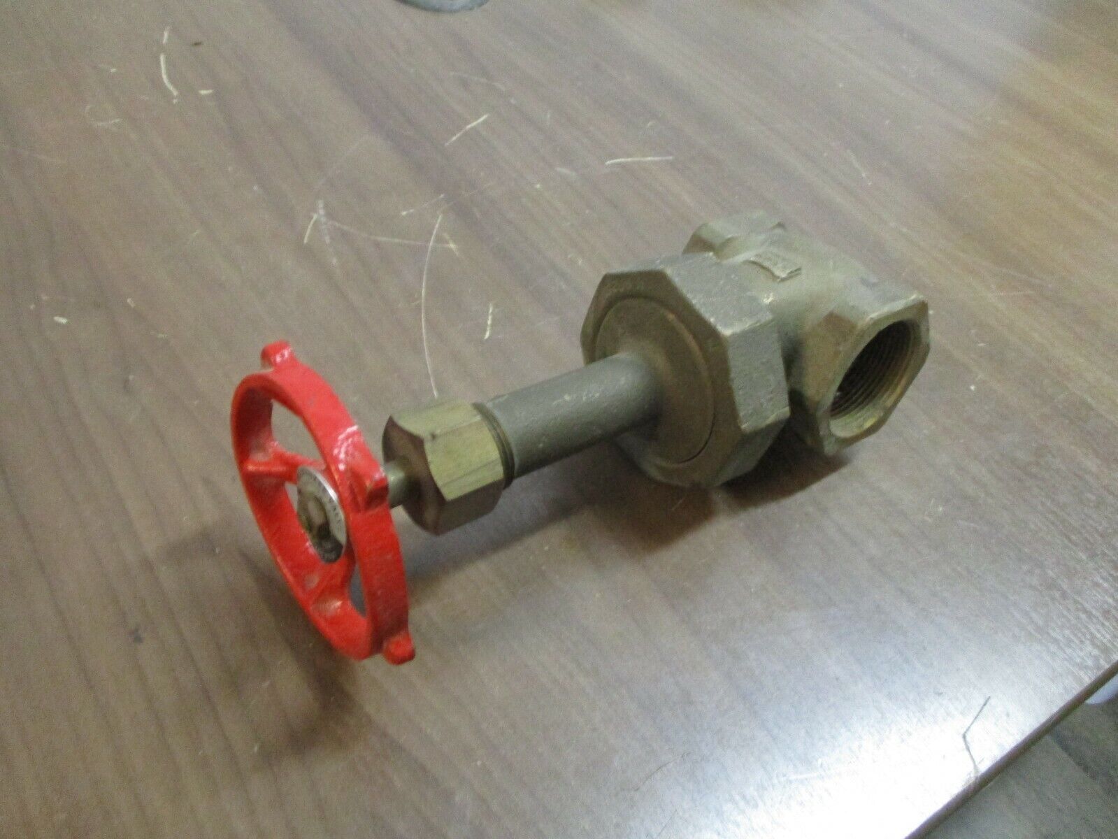 Milwaukee Valve Gate Valve 1151 150SWP 300WOG Size: 1 1/2" Used