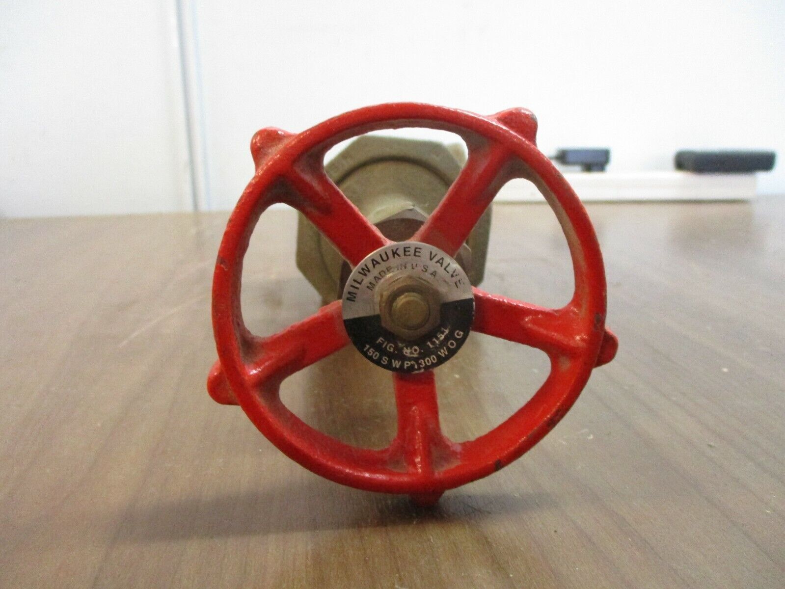 Milwaukee Valve Gate Valve 1151 150SWP 300WOG Size: 1 1/2" Used