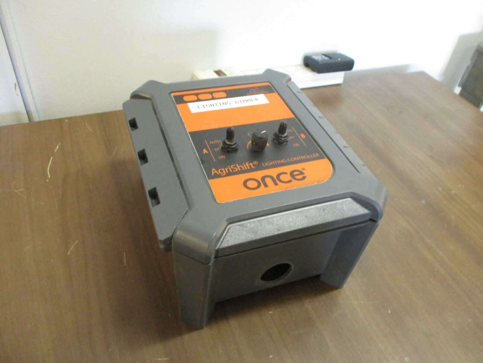 Once Solo LEL-0.2-120V AgriShift Lighting Controller 30-014-00135 Used