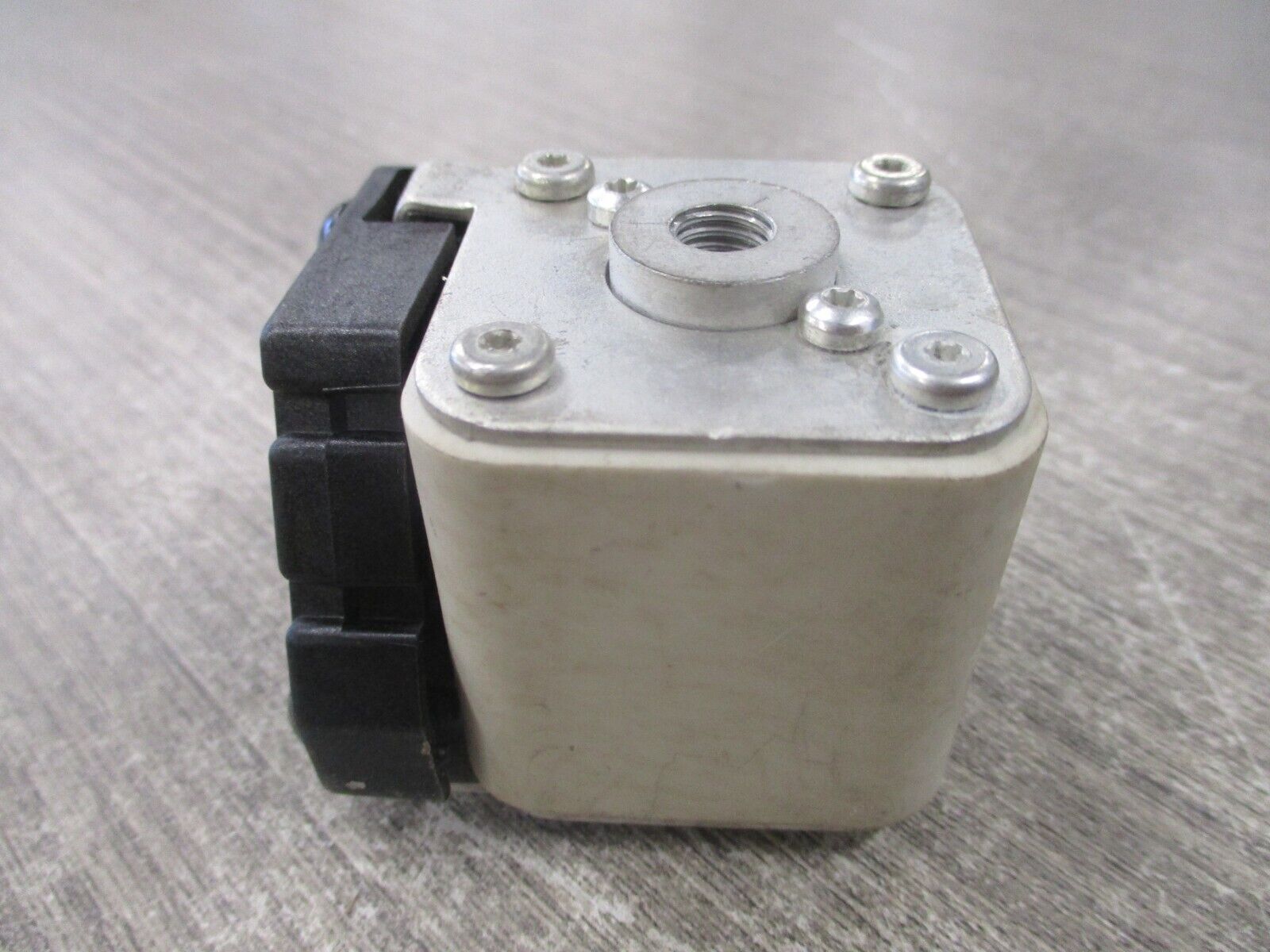 Bussmann Fuse 170M3464 160A 700V Used