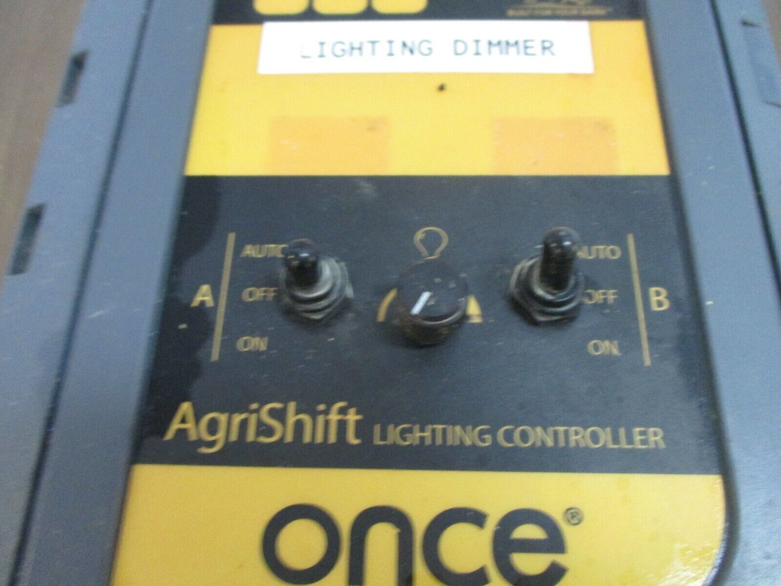 Once Solo LEL-0.2-120V AgriShift Lighting Controller 30-014-00135 Used