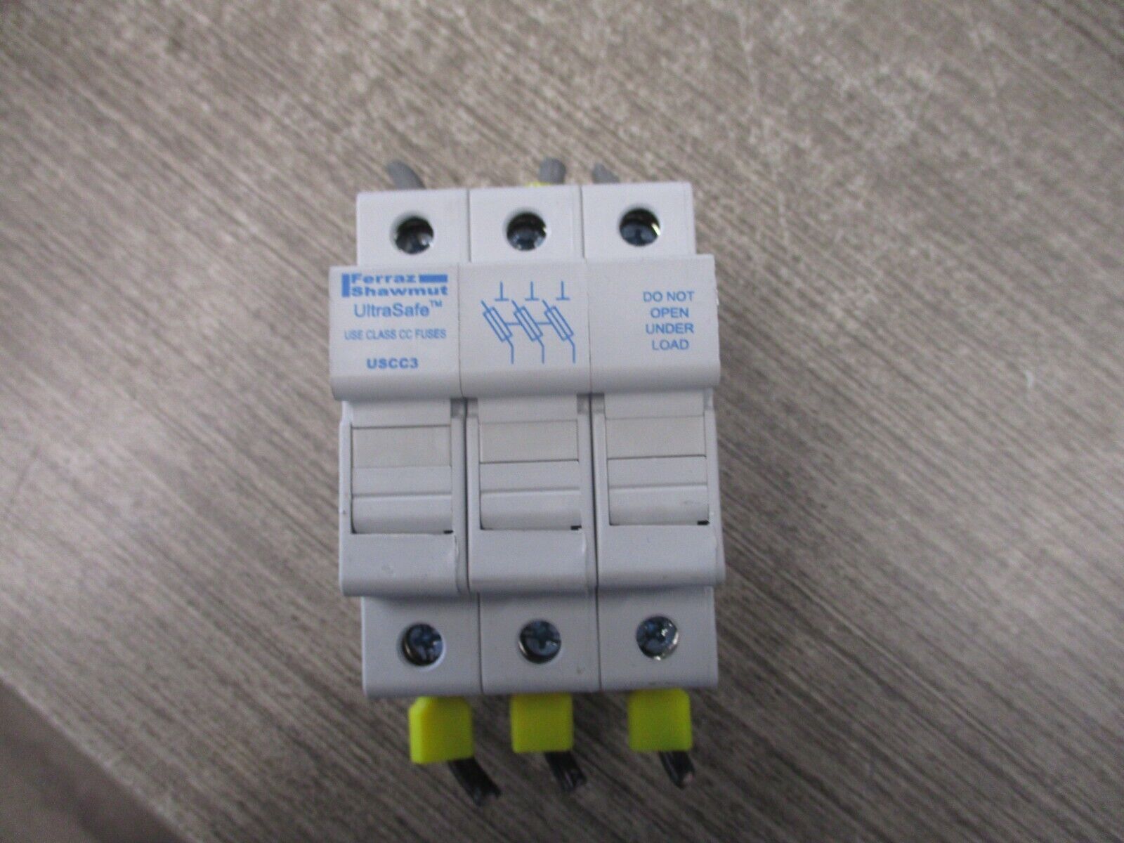 Ferraz Shawmut UltraSafe Fuseholder USCC3 30A 600V 3P Used