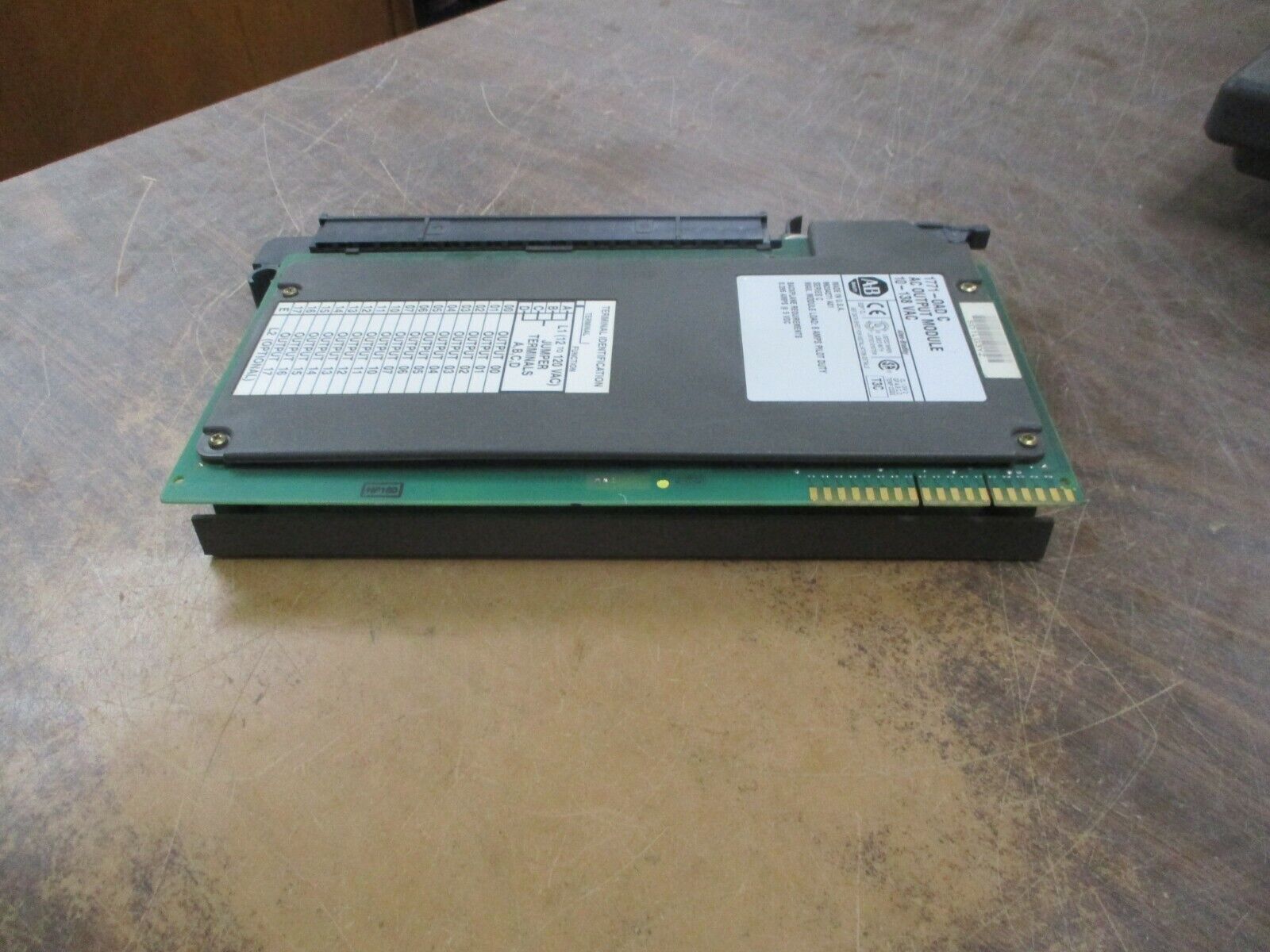 Allen-Bradley AC Output Module 1771-OAD C Ser. C 10-138VAC Used