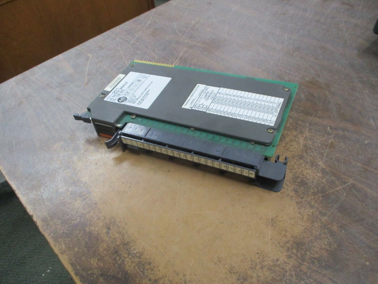 Allen-Bradley AC Output Module 1771-OAD C Ser. C 10-138VAC Used