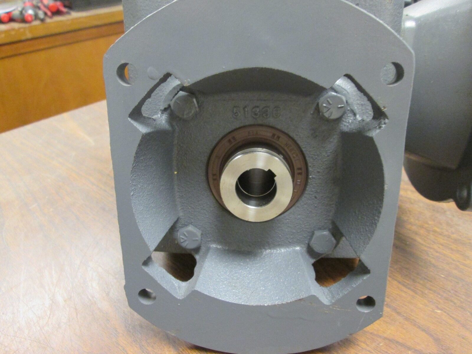 Boston Gear Reducer HF718W5B5HP12 Ratio 5:1 2.55 HP IN 432 LB-IN Torque Out
