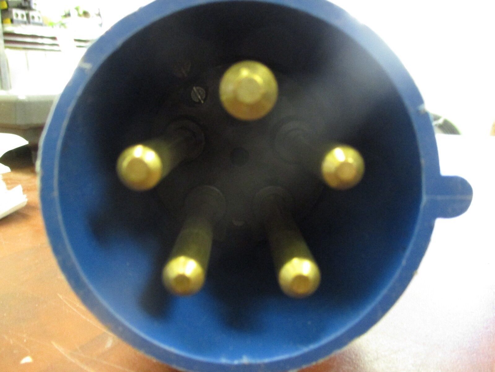 Hubbell Plug 560P9W 60A 208V Watertight *Missing Bushing* Used