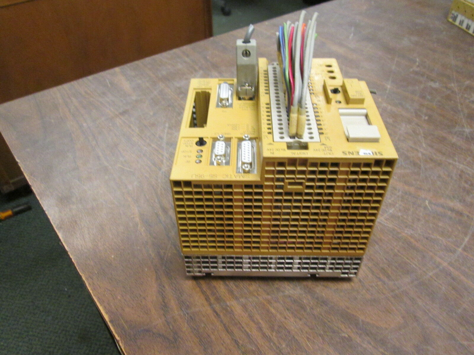 Siemens Simatic S5 Controller 6ES5 095-8MB02 Supply:24VDC 1A Output:0.5A 5W Used