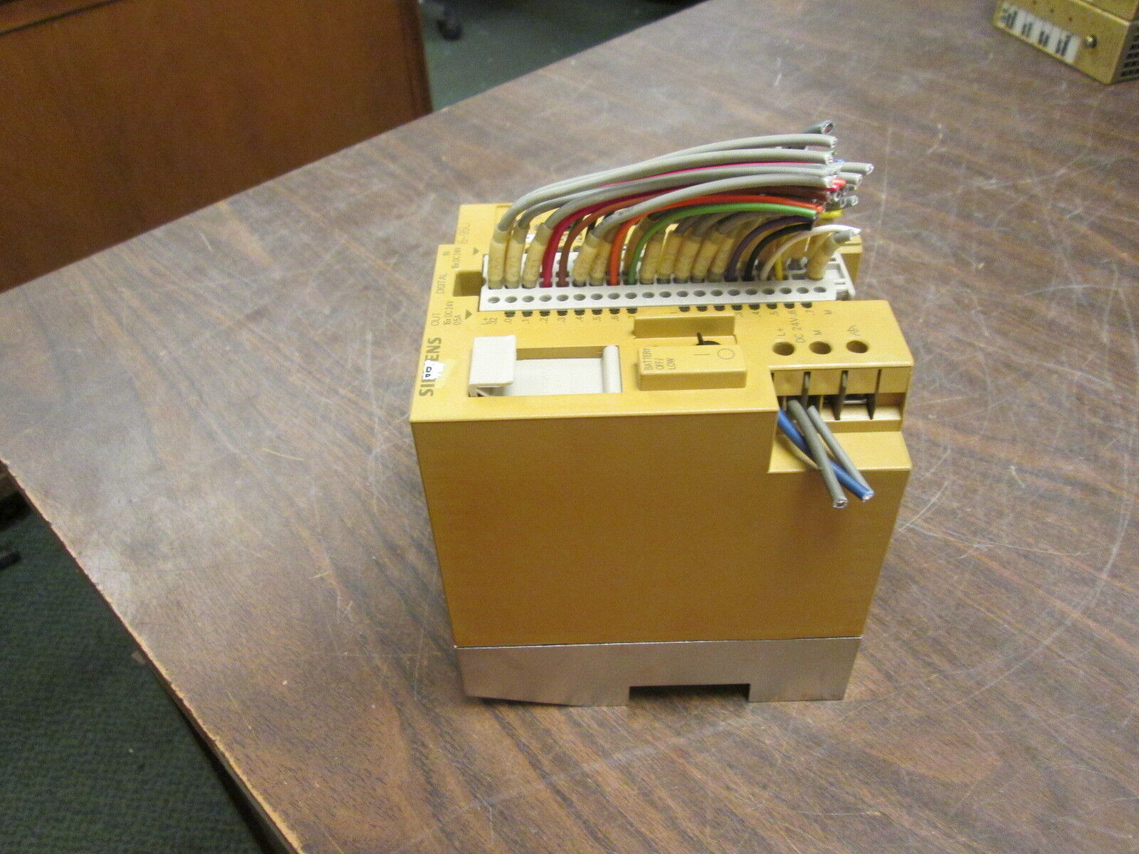 Siemens Simatic S5 Controller 6ES5 095-8MB02 Supply:24VDC 1A Output:0.5A 5W Used