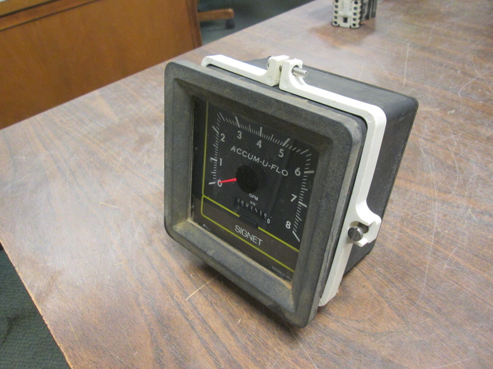 Signet Scientific Accum-U-Flo Meter P57540 12VDC Used