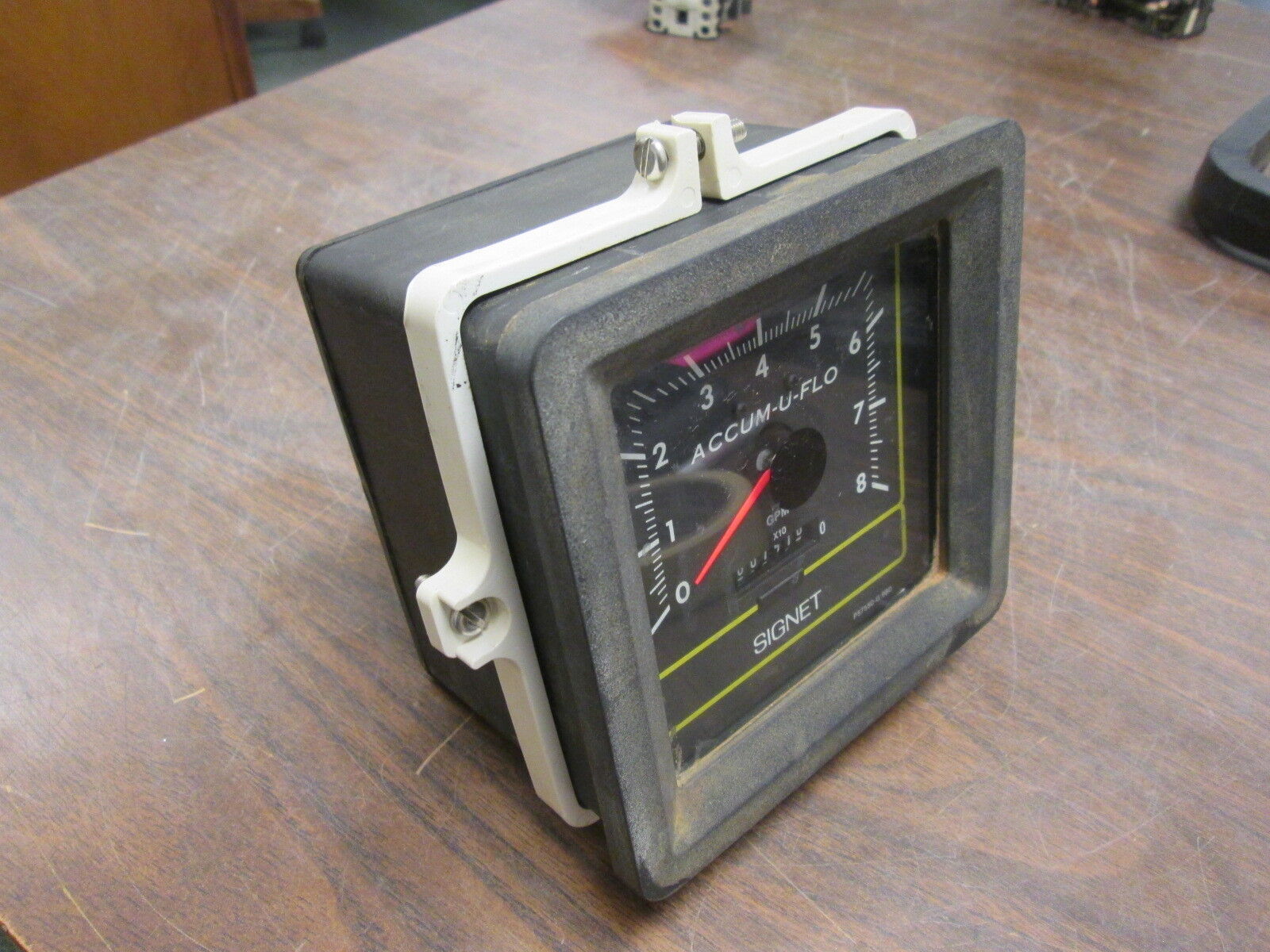 Signet Scientific Accum-U-Flo Meter P57540 12VDC Used