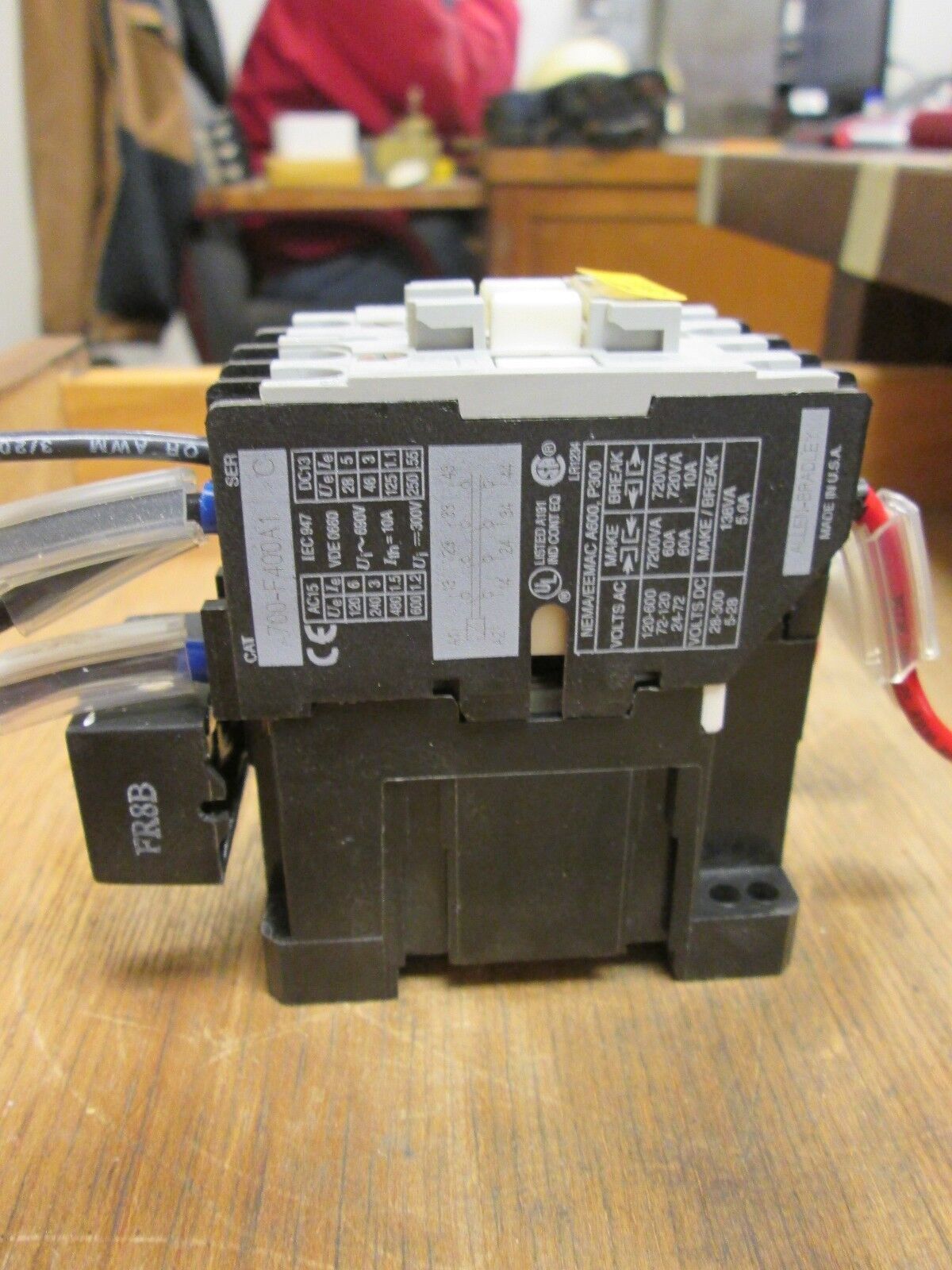 Allen-Bradley Contactor 700-F400A1 199-FSMA1 Surge Suppressor 120V Coil Used