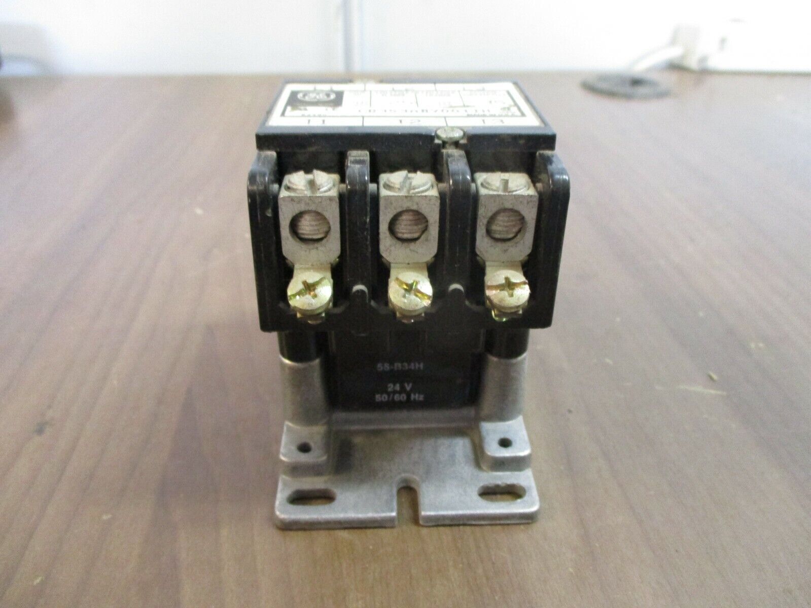 GE Contactor CR353ABY0011H 24V Coil 25A 600V Used