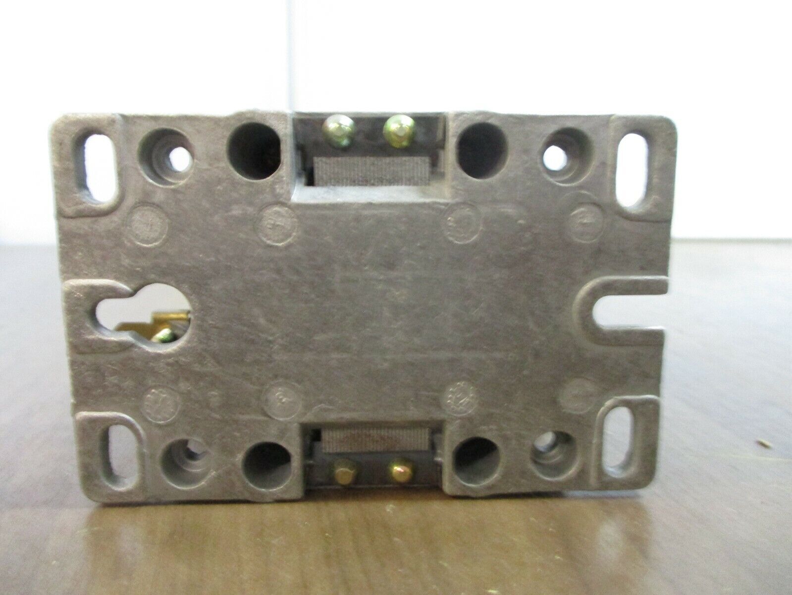 GE Contactor CR353ABY0011H 24V Coil 25A 600V Used