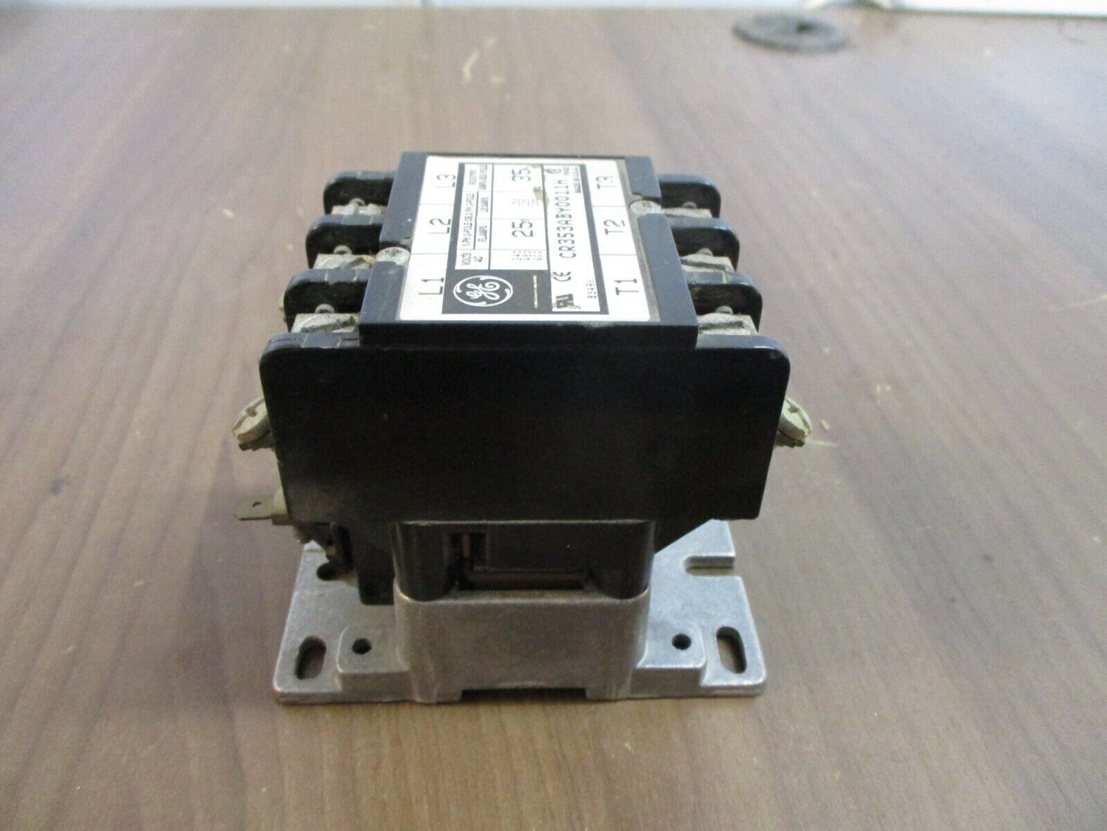 GE Contactor CR353ABY0011H 24V Coil 25A 600V Used