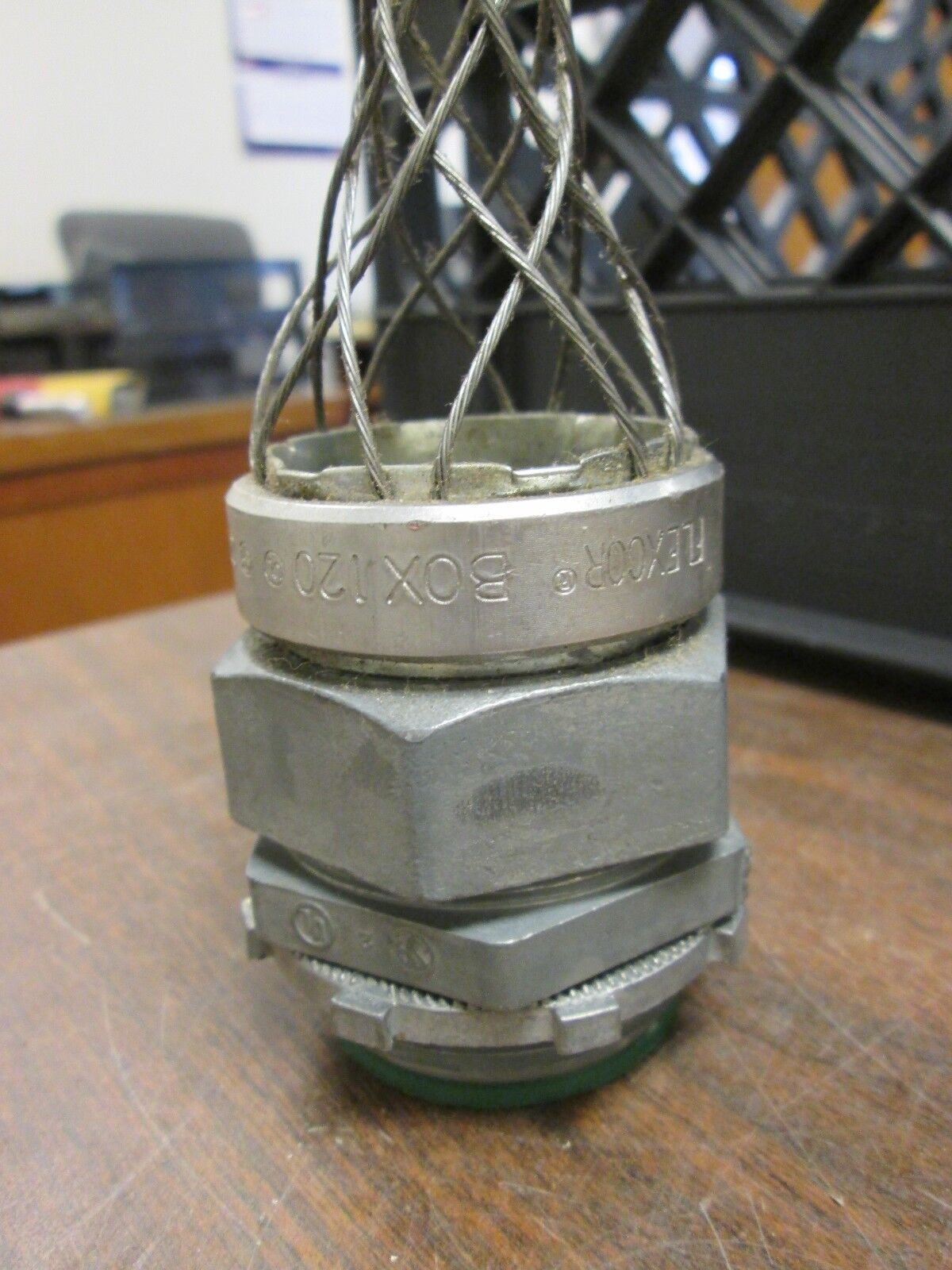 Flexcor Kellems Grip BOX120 27E Used