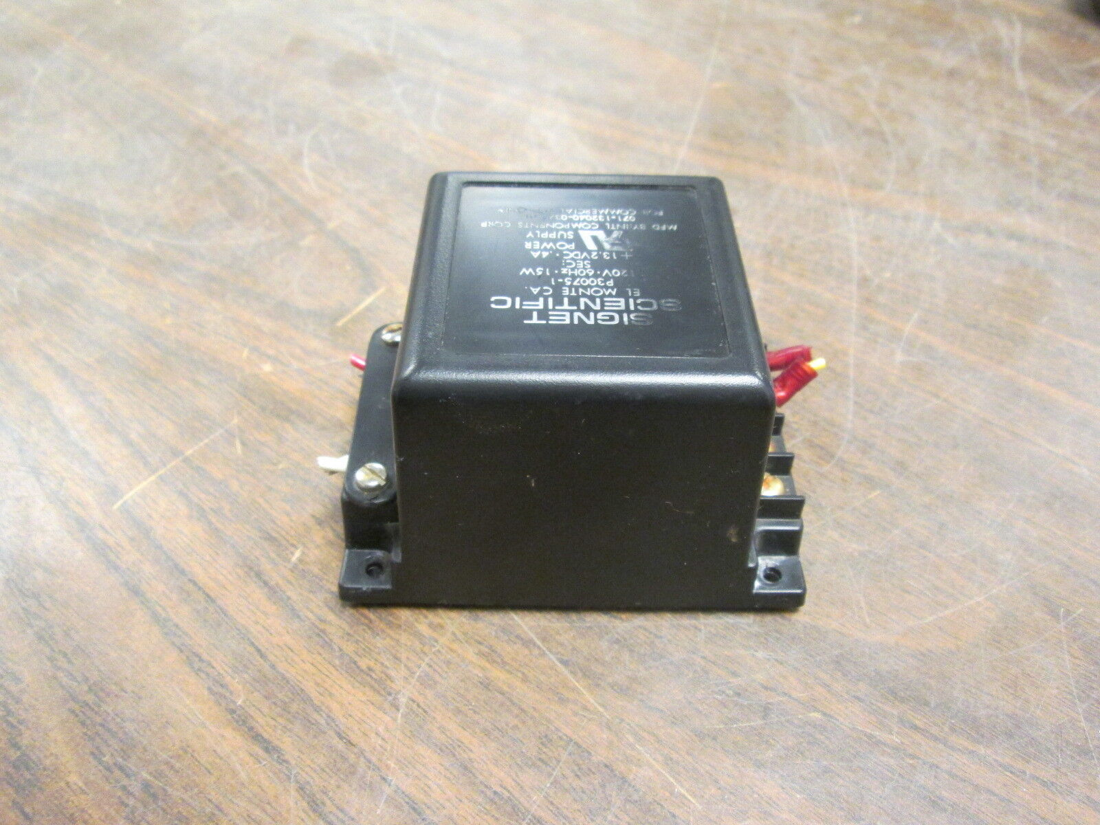 Signet Scientific Power Supply P30075-1 Input:120V 60Hz 15W Output:13.2VDC 0.4A