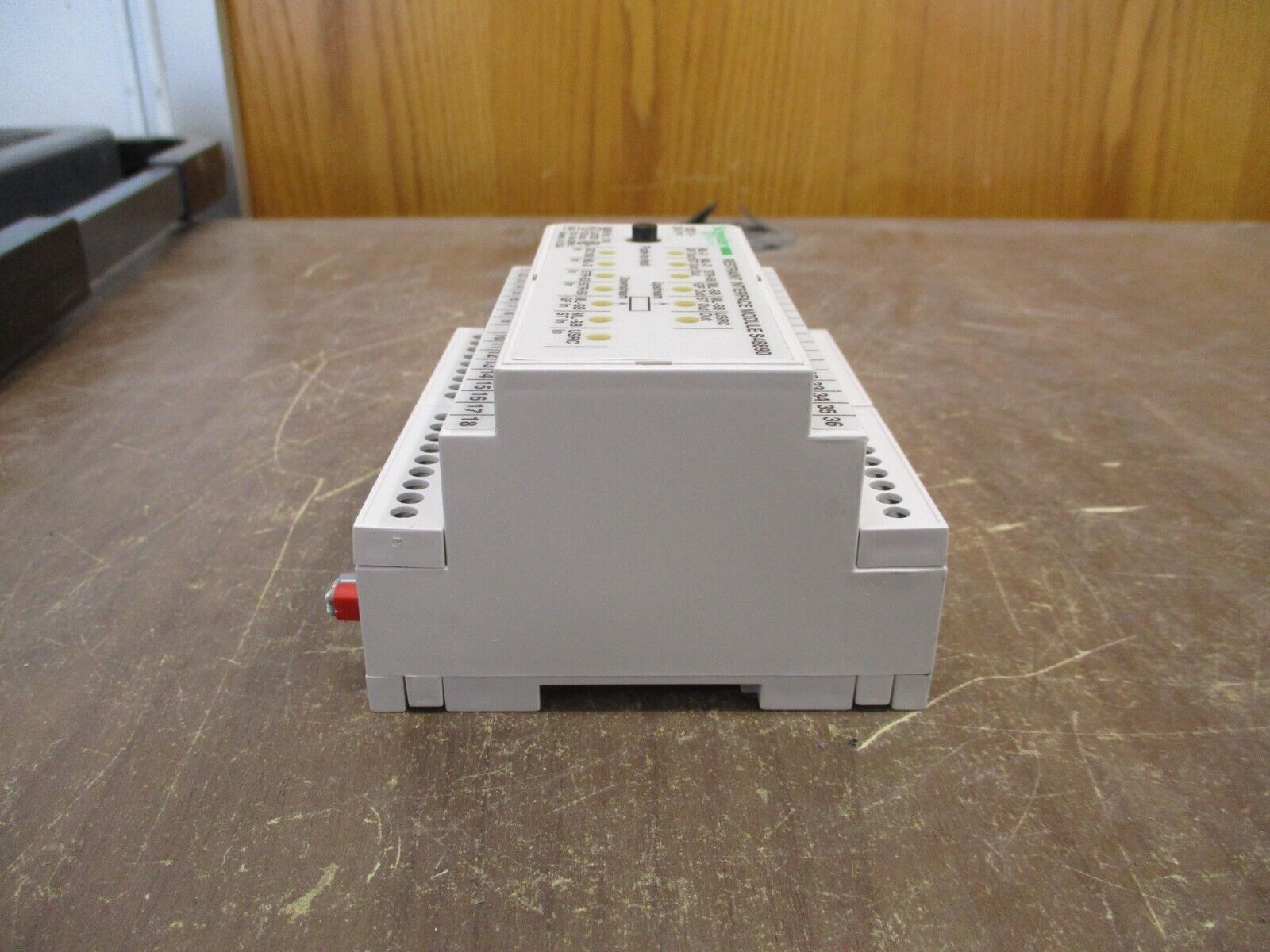 Schneider Electric Restraint Interface Module S48890 120VAC 24VDC Used