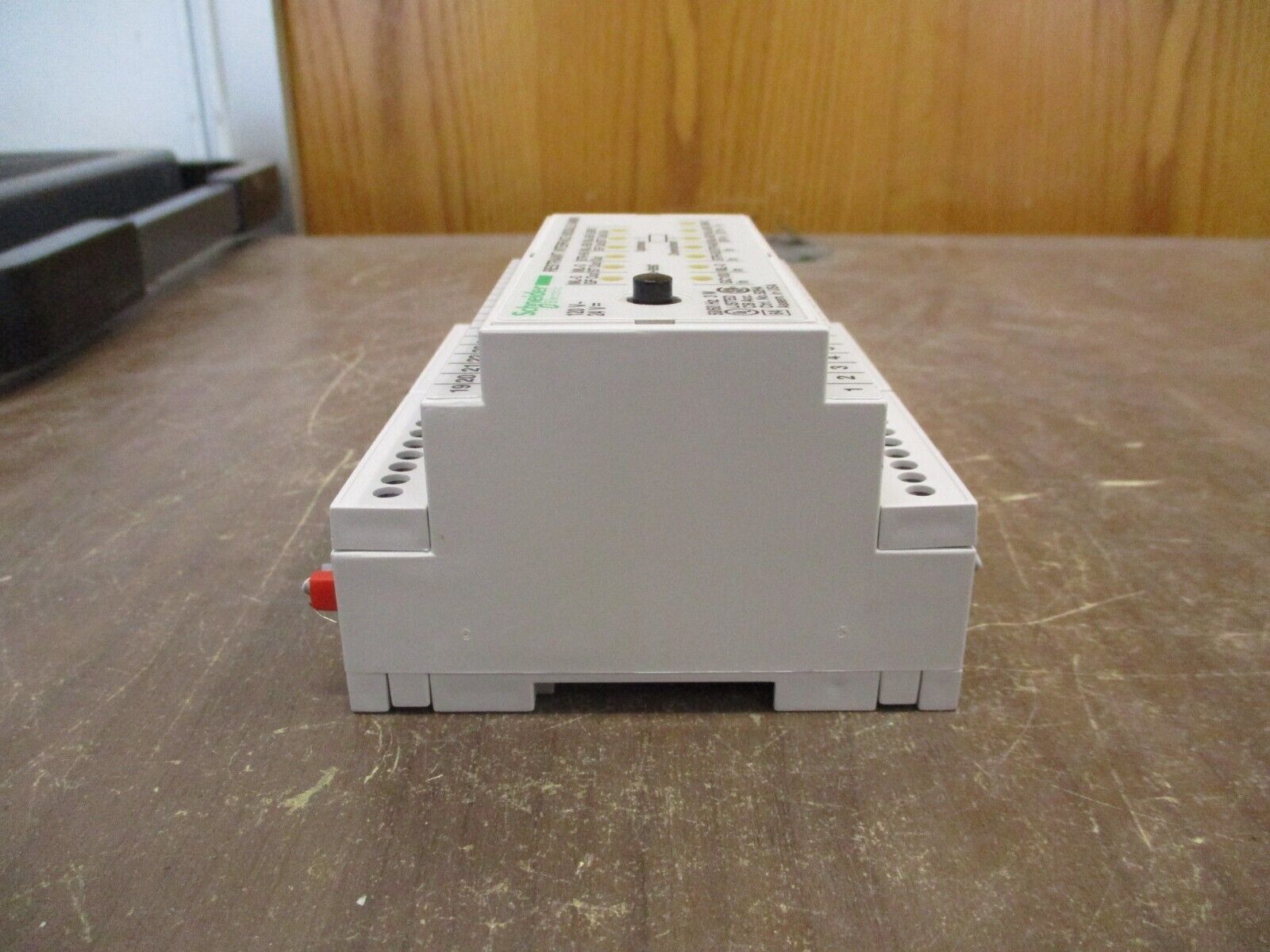 Schneider Electric Restraint Interface Module S48890 120VAC 24VDC Used