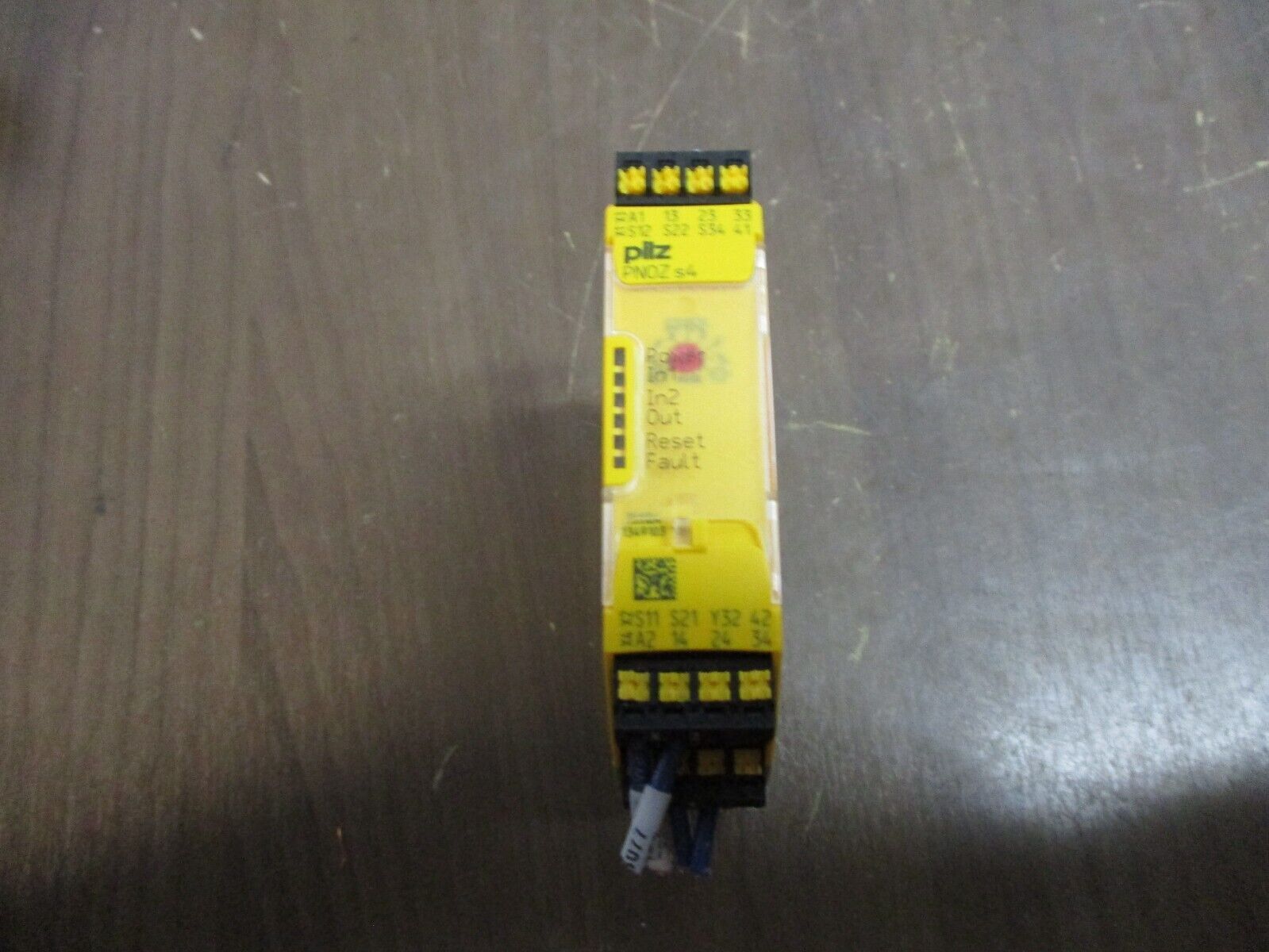 Pliz Safety Relay 751104 PN0ZS4C24VDC 3n/o 1n/c 24VDC Used