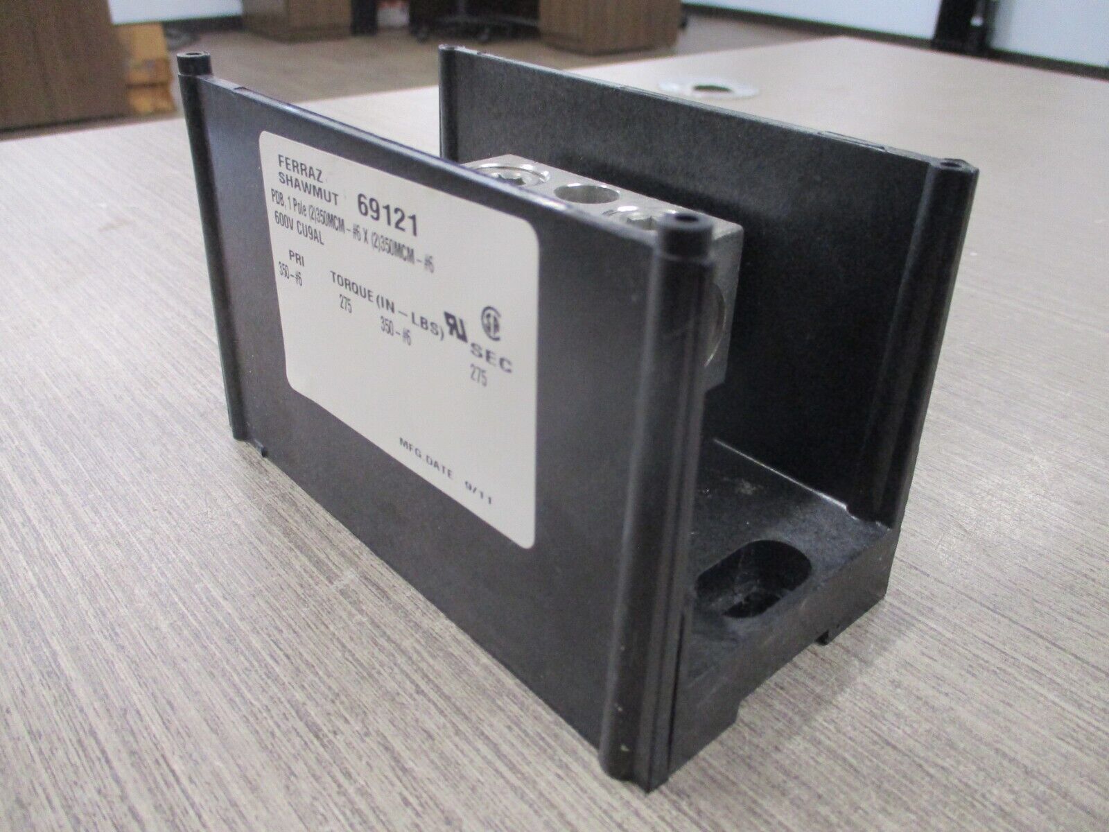 Ferraz Shawmut Power Distribution Block 69121 620A 600V 1P Used