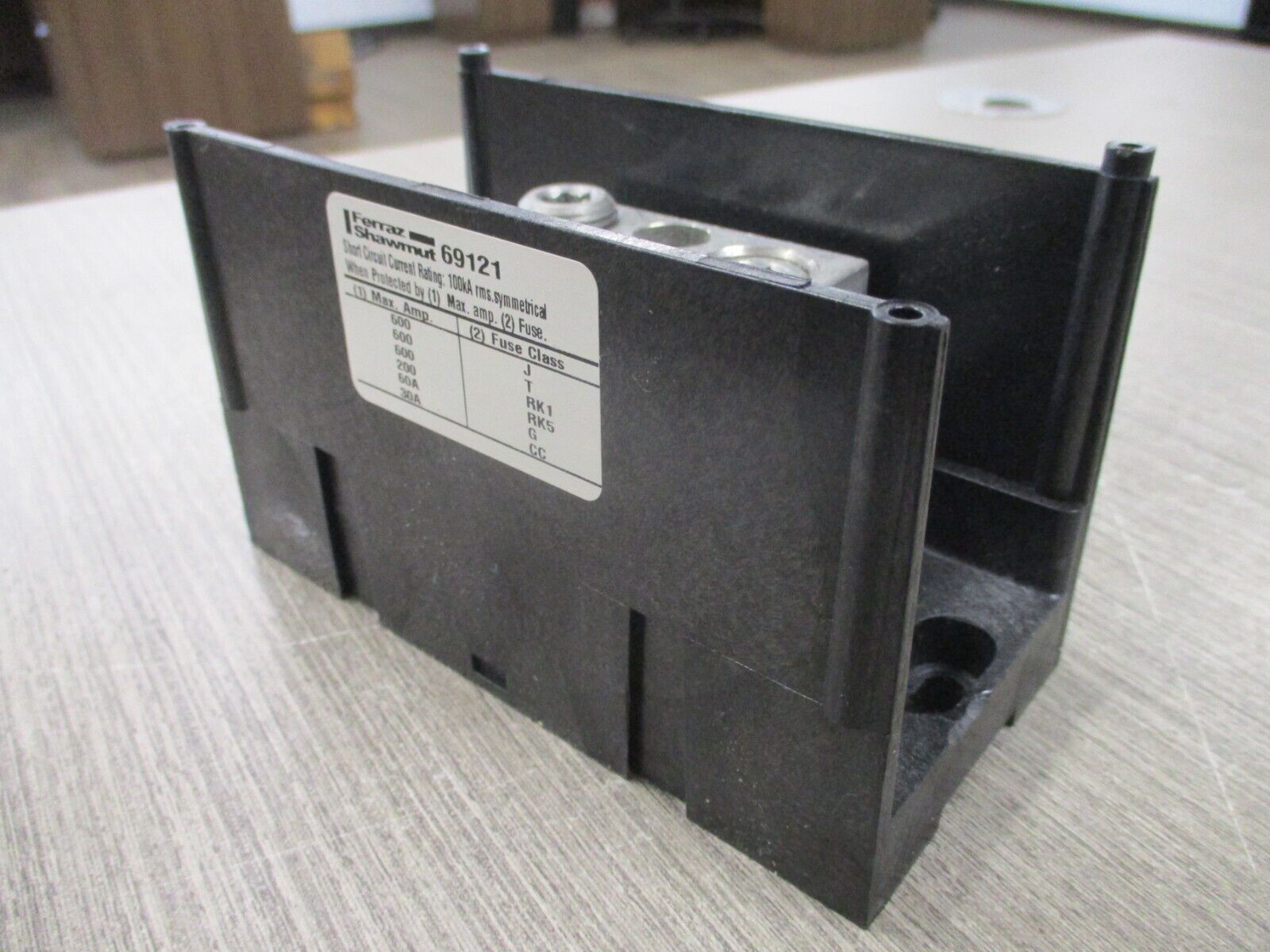 Ferraz Shawmut Power Distribution Block 69121 620A 600V 1P Used