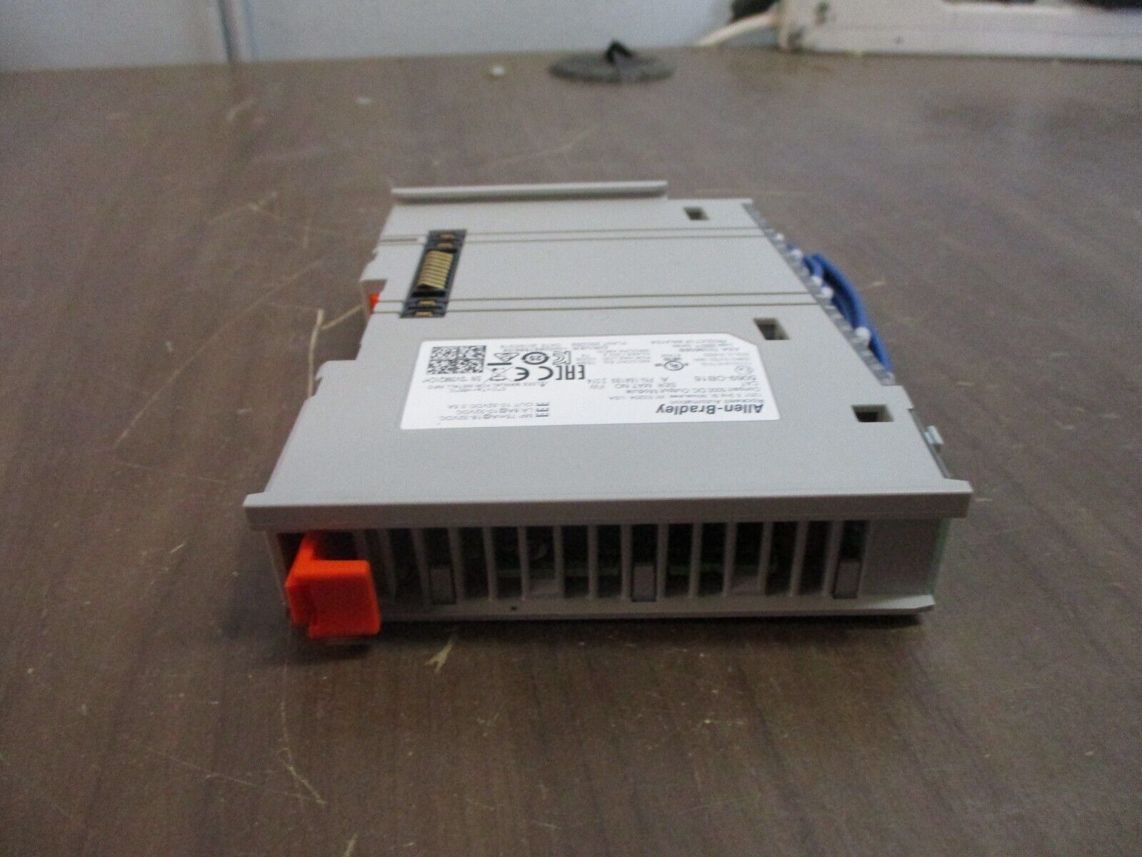 Allen-Bradley Compact 5000 DC Output Module 5069-OB16 Ser. A F/W: 2.014 Used