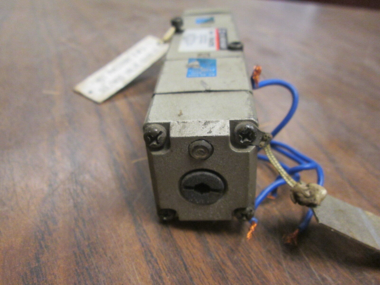 SMC Solenoid Valve VS4210 115V 60Hz Used