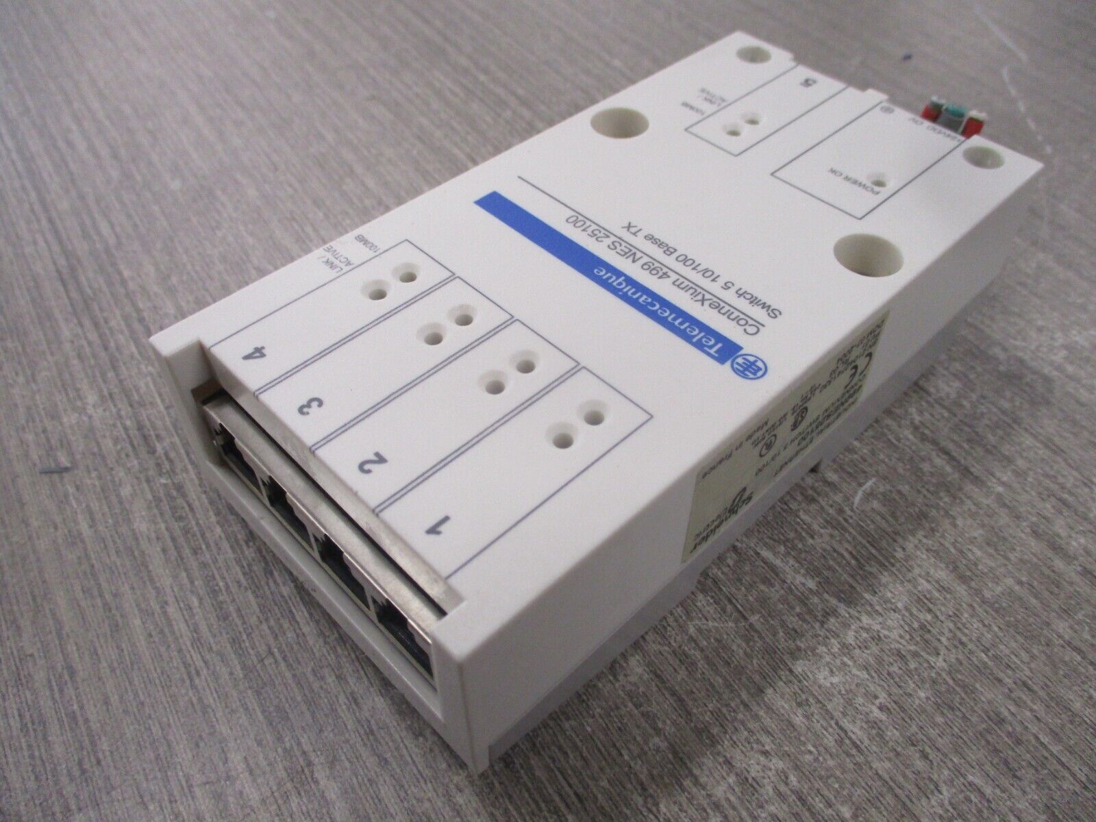 Telemecanique ConneXium Ethernet Switch 499NES25100 (5) 10/100 Base TX Used