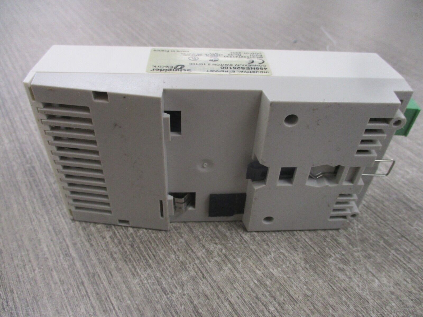 Telemecanique ConneXium Ethernet Switch 499NES25100 (5) 10/100 Base TX Used