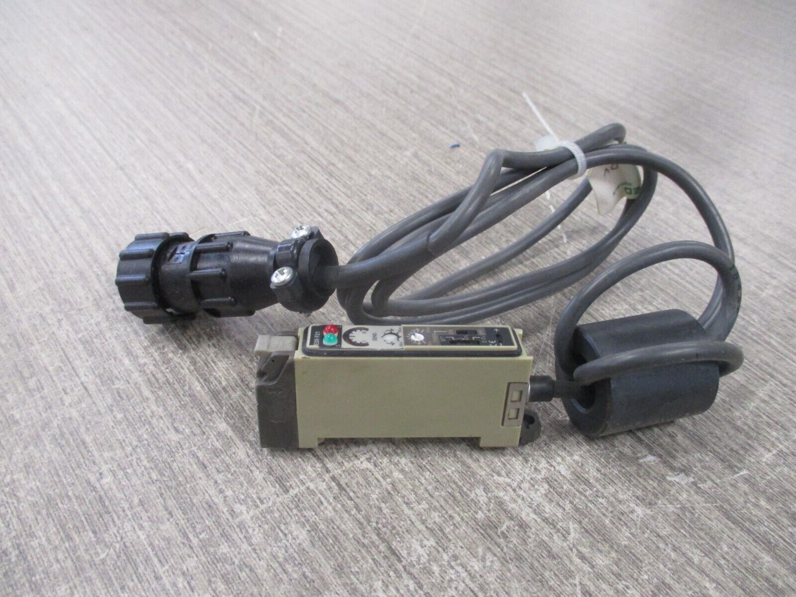Omron Photoelectric Switch E3X-F21 12/24VDC Used