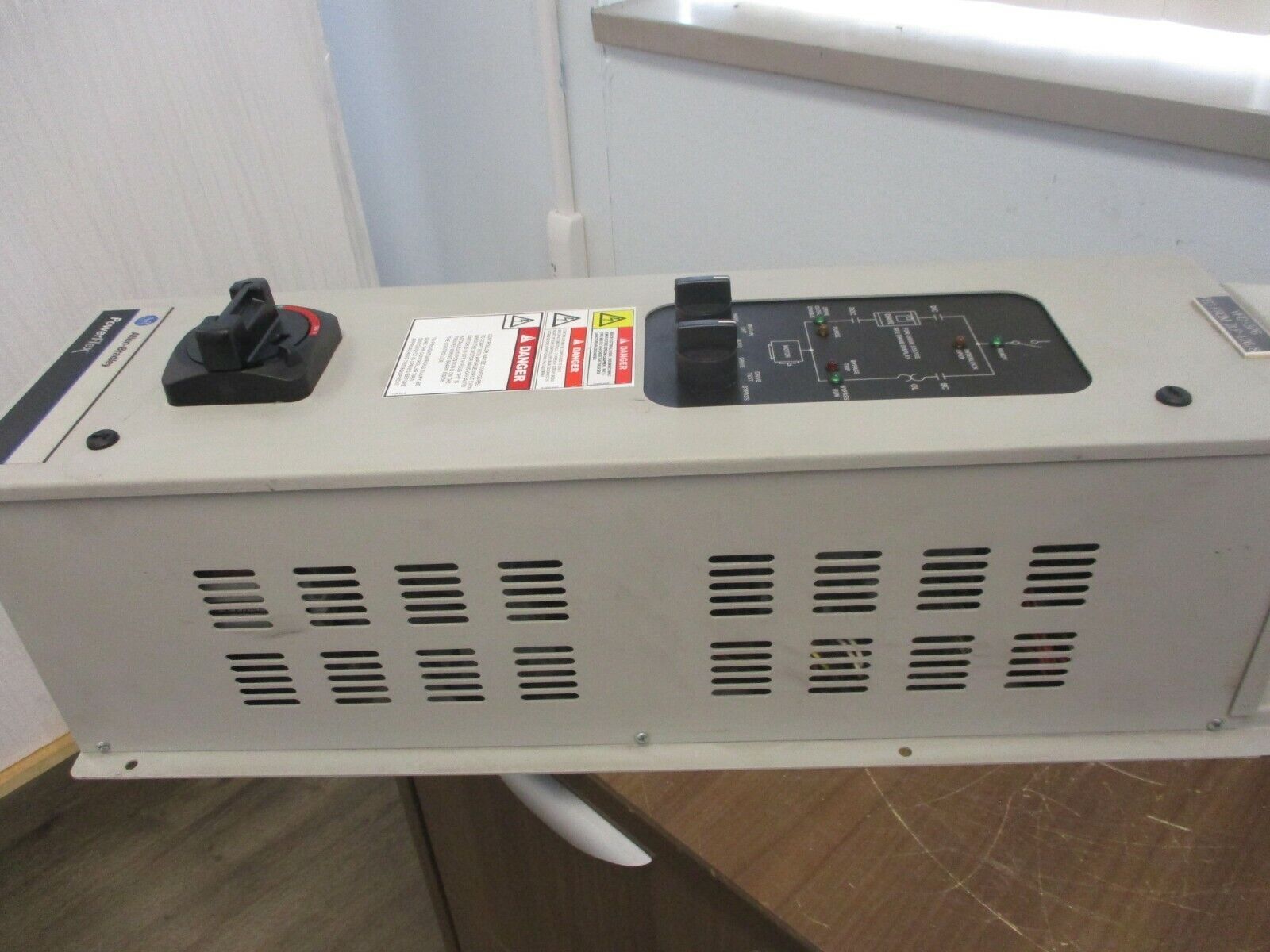 Allen-Bradley PowerFlex 400 AC Drive w/ Bypass 23C-D012A103NNBANN 7.5HP 3Ph Used