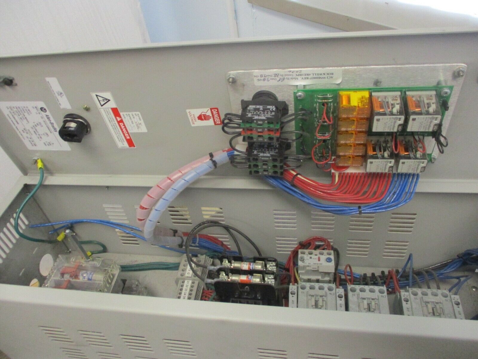 Allen-Bradley PowerFlex 400 AC Drive w/ Bypass 23C-D012A103NNBANN 7.5HP 3Ph Used