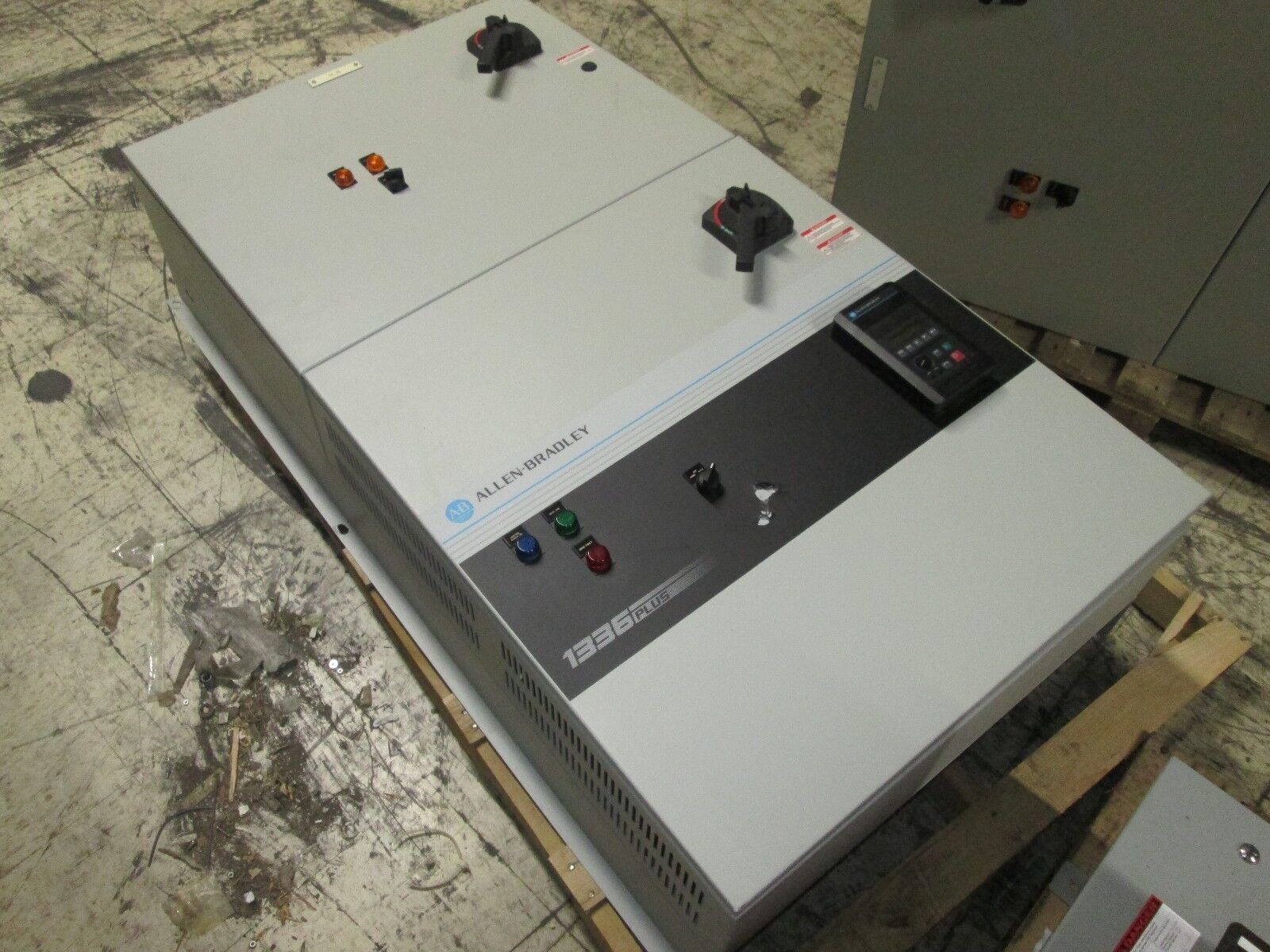 Allen-Bradley 1336 Plus AC Drive w/ Bypass 1336S-B040-AN-EN-L6 40HP 3Ph Used