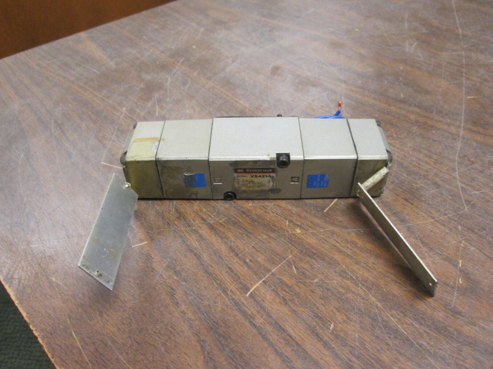 SMC Solenoid Valve VS4214 115V 60Hz Used