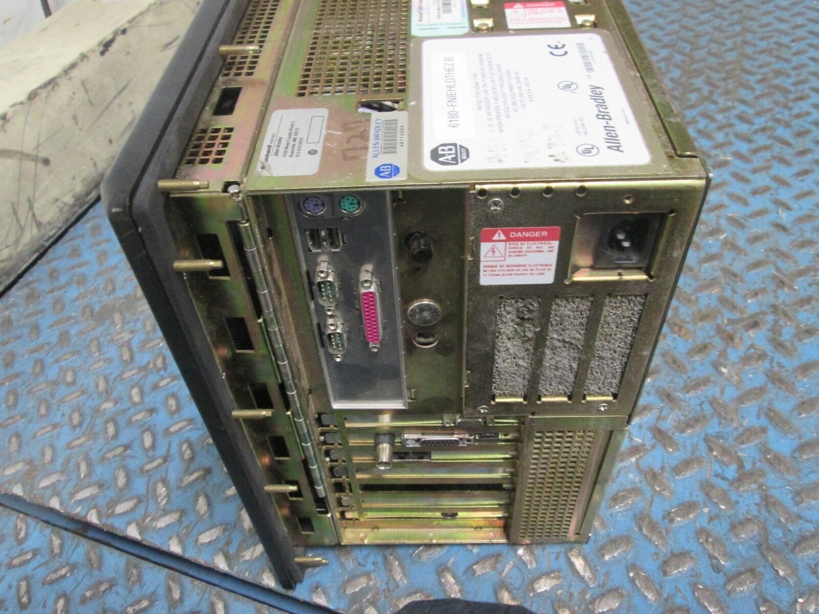Allen-Bradley Industrial Computer 6180-FNIEHLDTHEZB 100-240V 50/60Hz Used