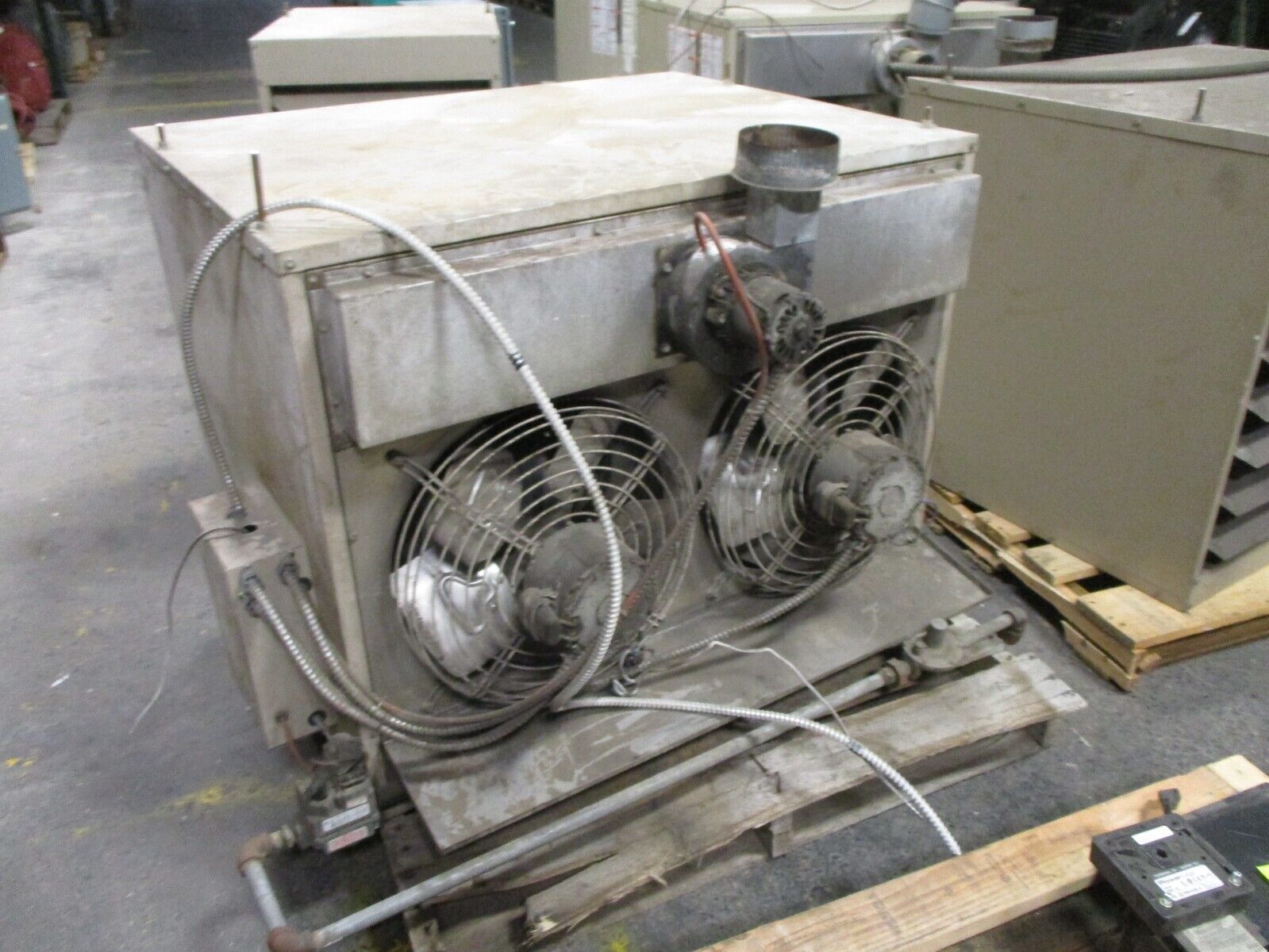 Lennox Natural Gas Heater LF24-250S-1 250,000 BTU Input, 201,250 BTU Output 120V