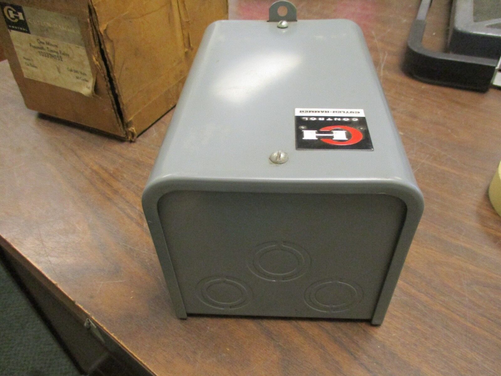 Cutler-Hammer Pneumatic Timing Relay 10337H152 240V Coil One Minute Nema 1