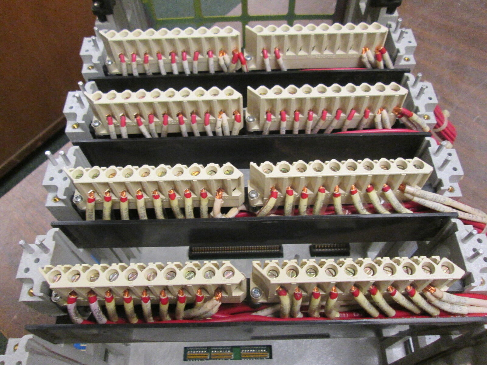 Gould Model AS-H819-209 PLC Rack AS-9534-002 7-Slot Used