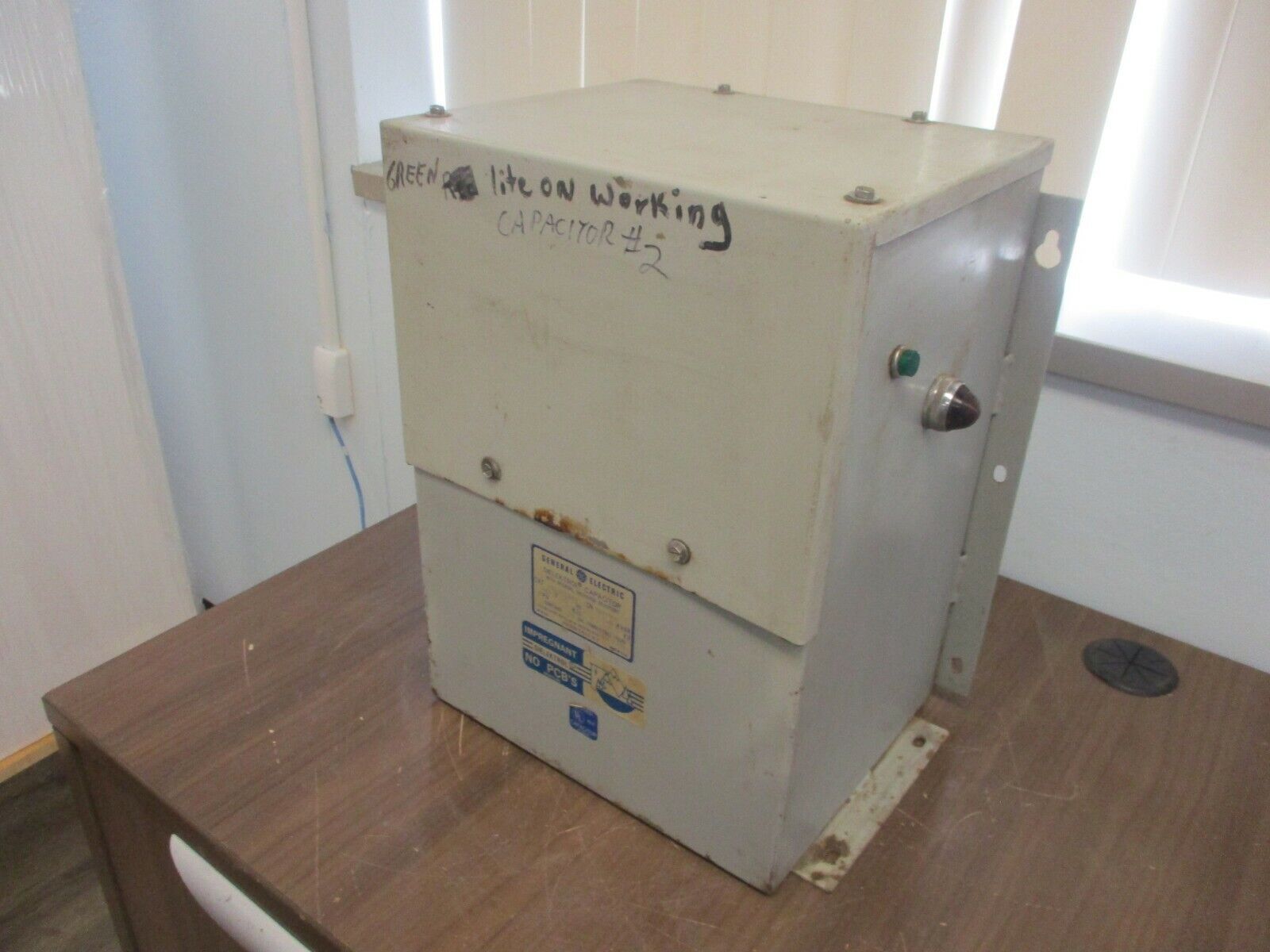 GE Dielektrol Capacitor 65L302NB1 7.5kVAR 240V 60Hz 3Ph Used *No Fuses*