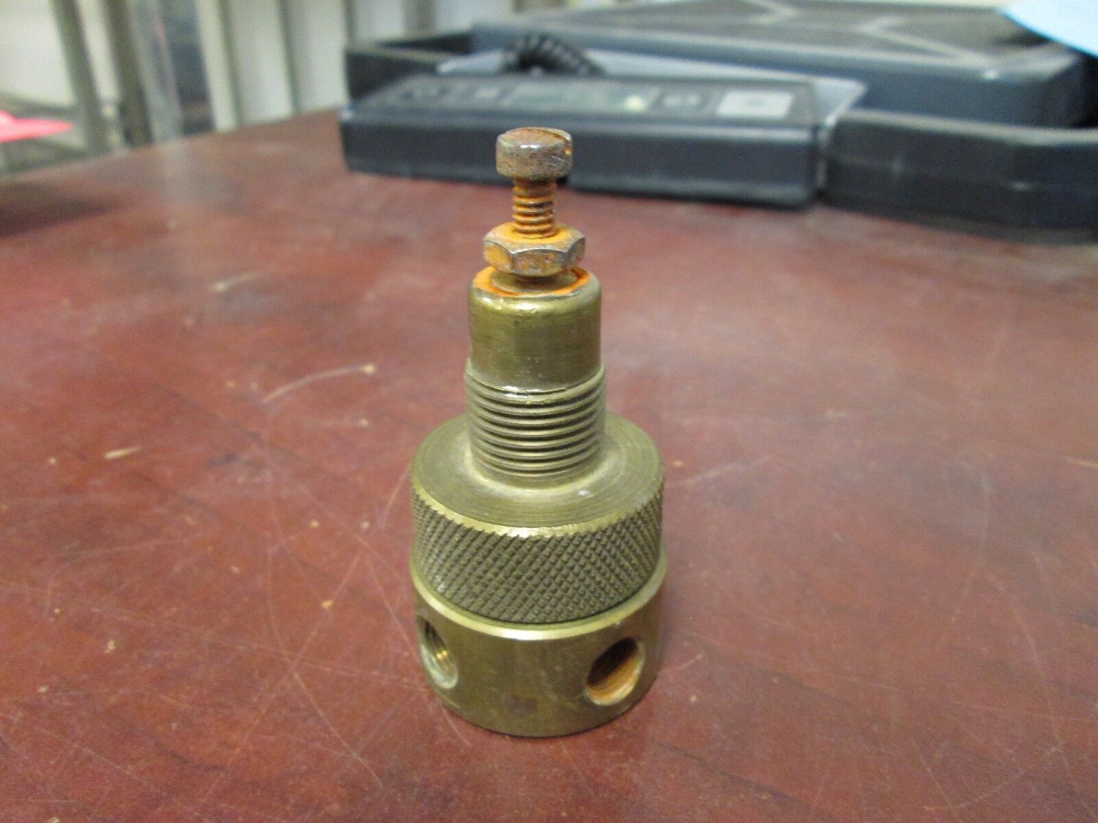 Norgren Regulating Valve R06-122-NEA G77 Used