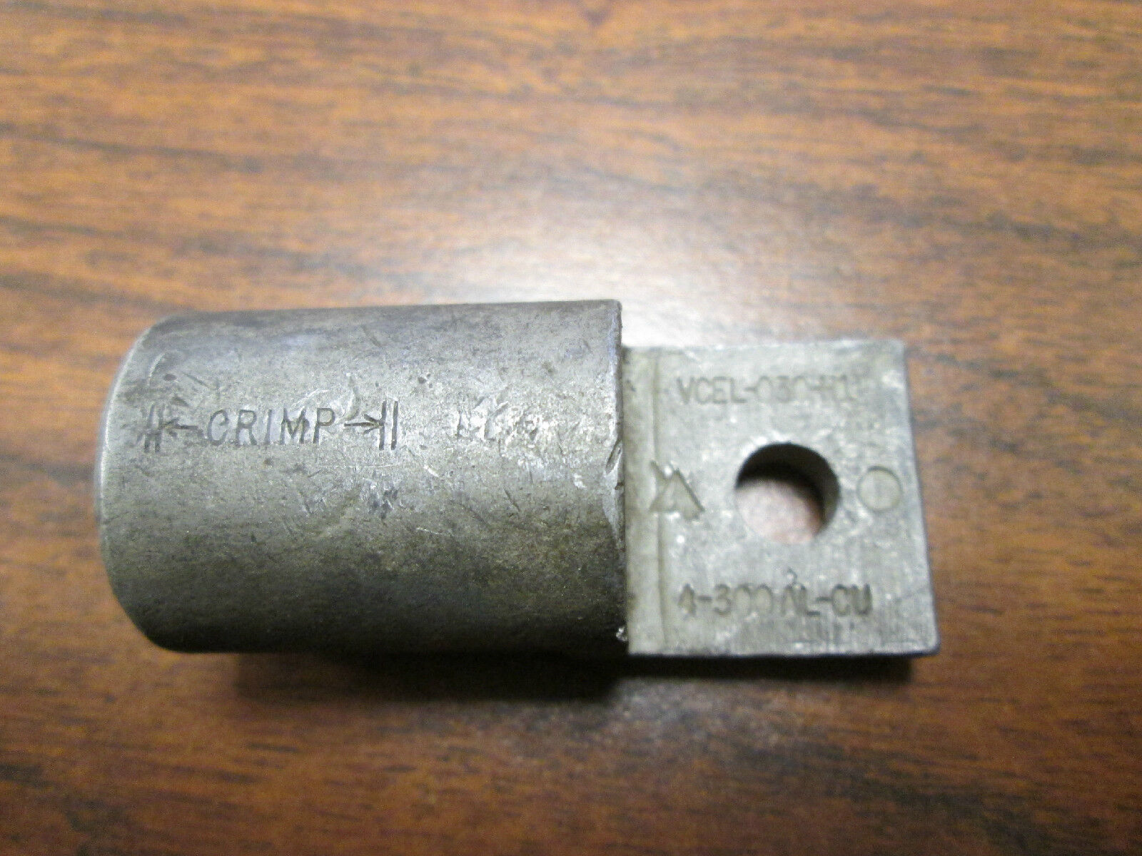 VCEL-030 Hubbell Crimp Lug 4-300 AL-CU New Surplus