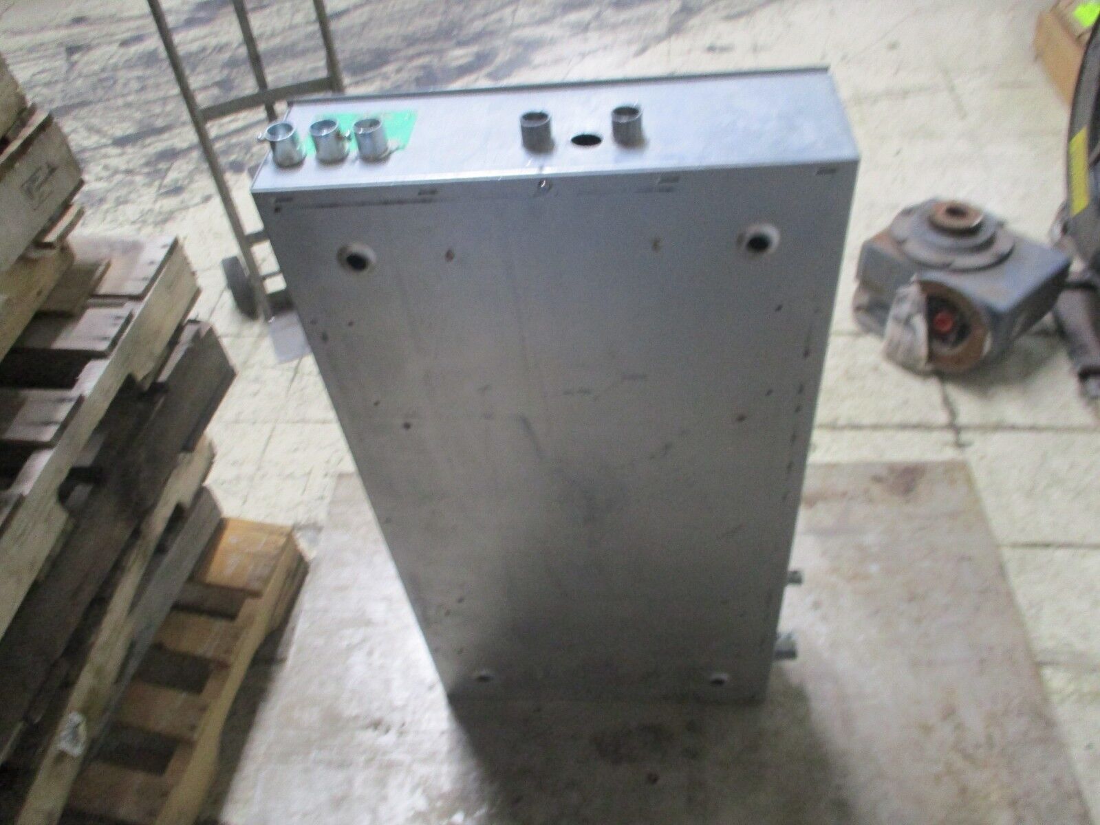 GE Main Breaker Circuit Breaker Panel AQF32421ABX AXL1 125A Max 42-Slot Used