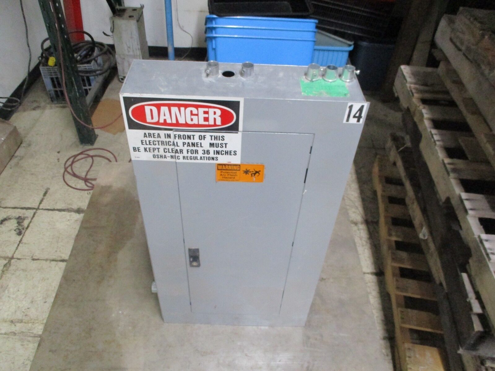 GE Main Breaker Circuit Breaker Panel AQF32421ABX AXL1 125A Max 42-Slot Used