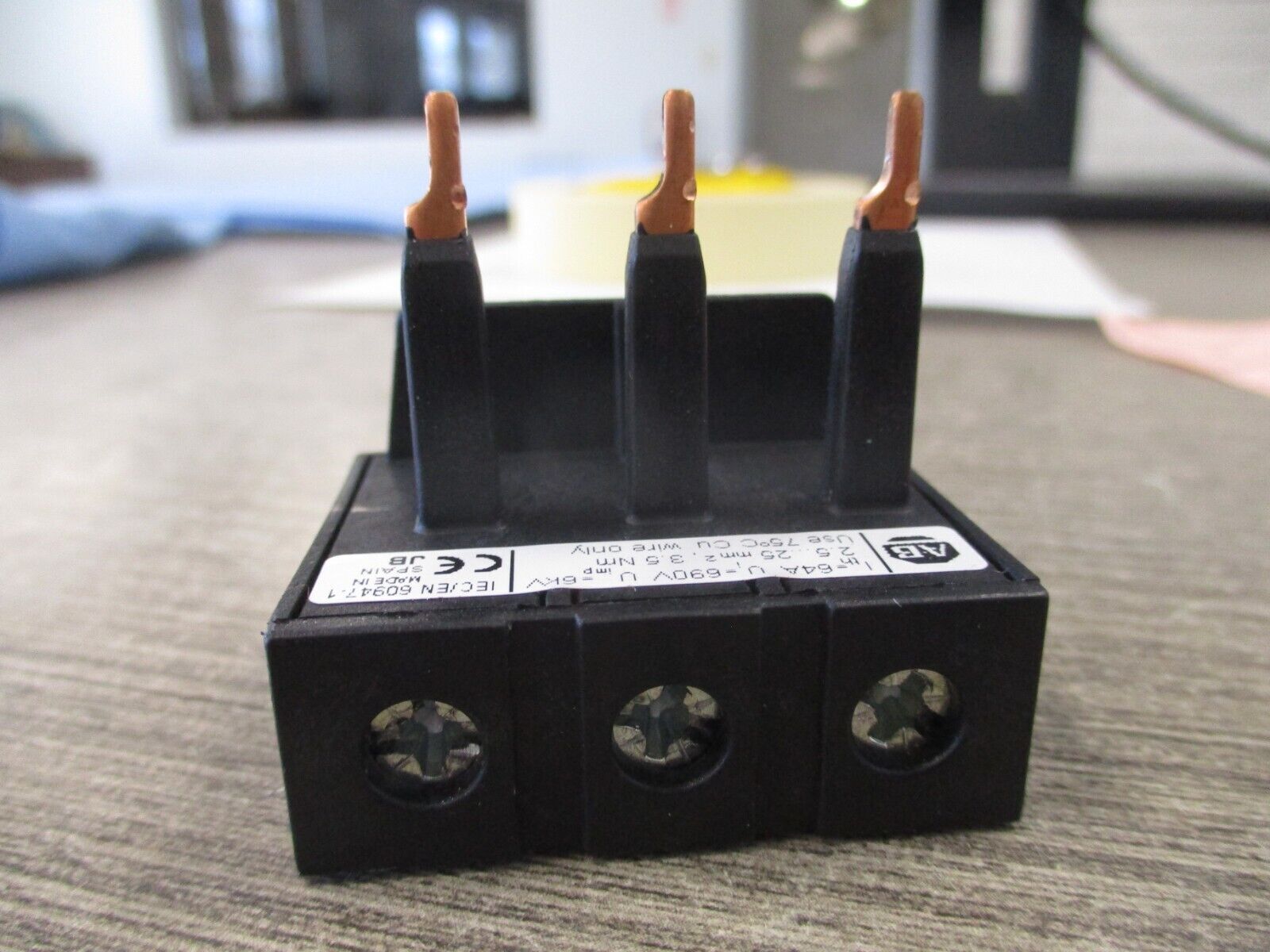 Allen-Bradley Feeder Terminal 140M-C-WTN Ser. A 64A 600V Used