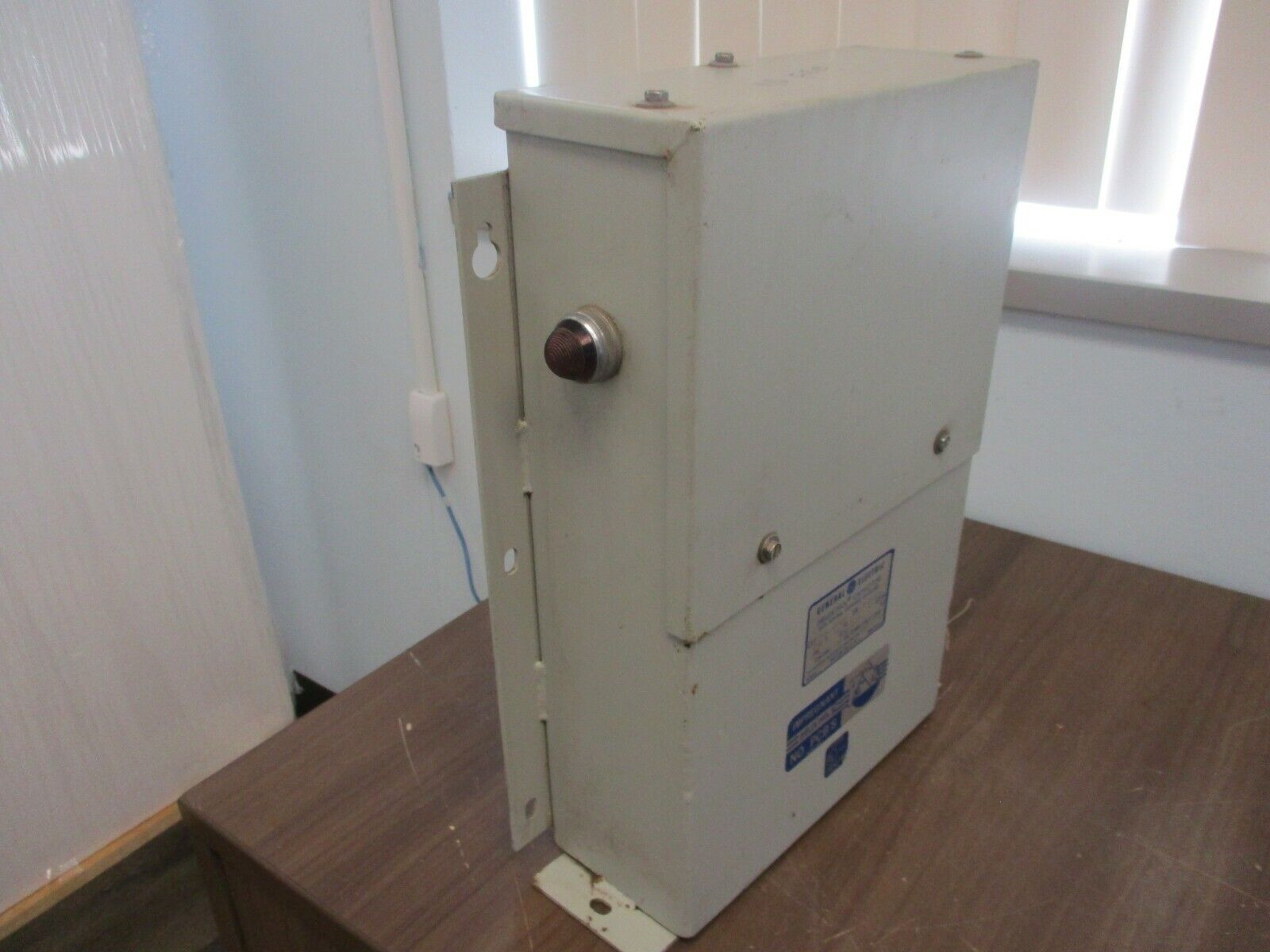 GE Dielektrol Capacitor 65L301NB1 5kVAR 240V 60Hz 3Ph *No Fuses* Used