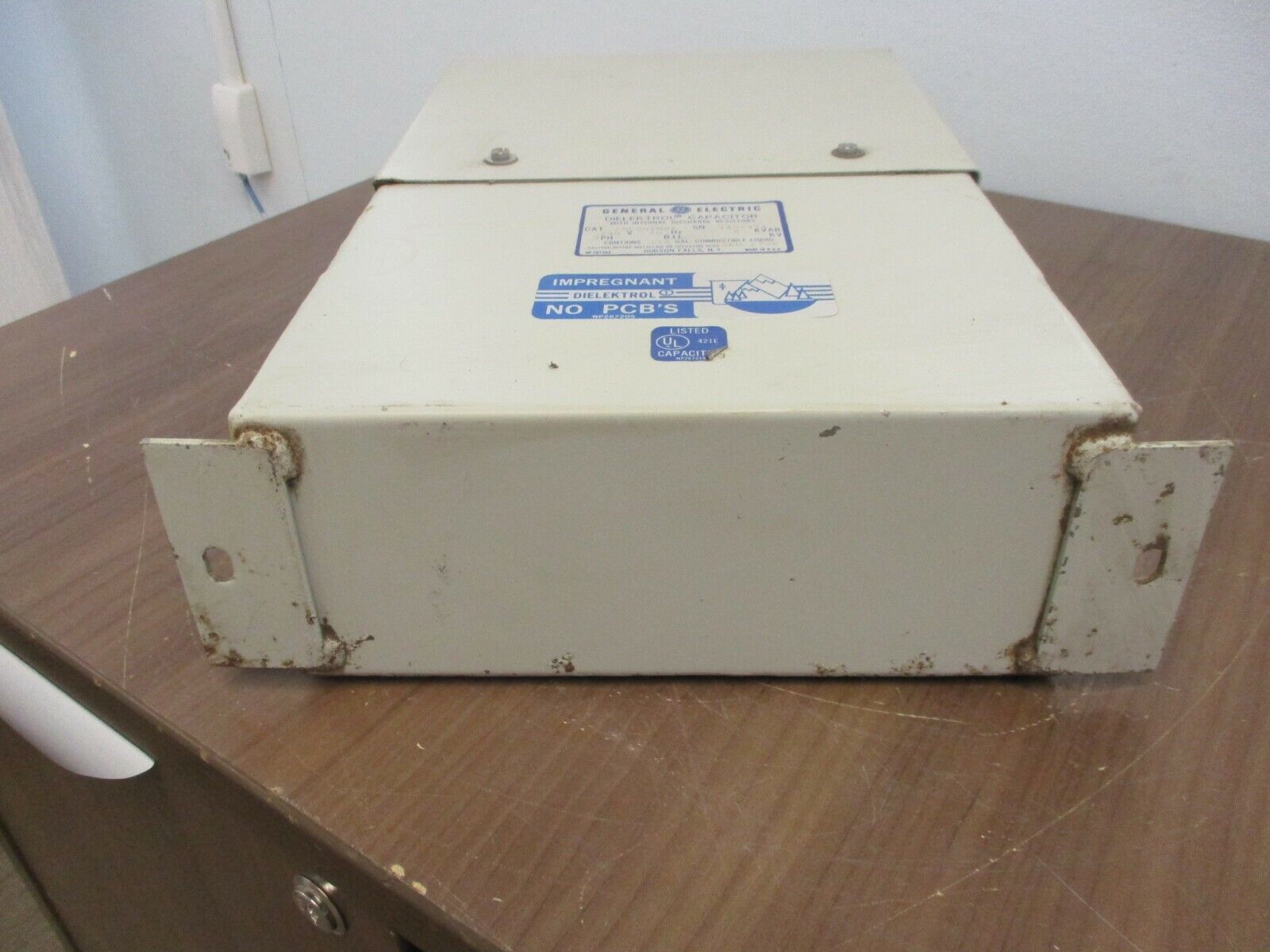 GE Dielektrol Capacitor 65L301NB1 5kVAR 240V 60Hz 3Ph *No Fuses* Used