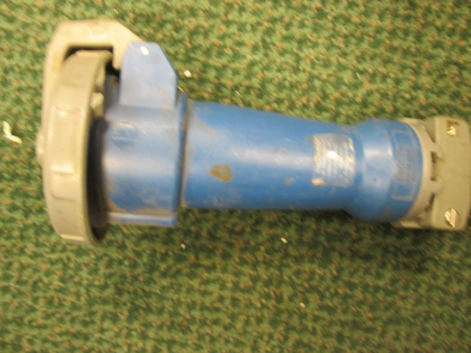 Hubbell Connector 530C2W 30A 120/208V 5W 3P 400Hz Watertight Used